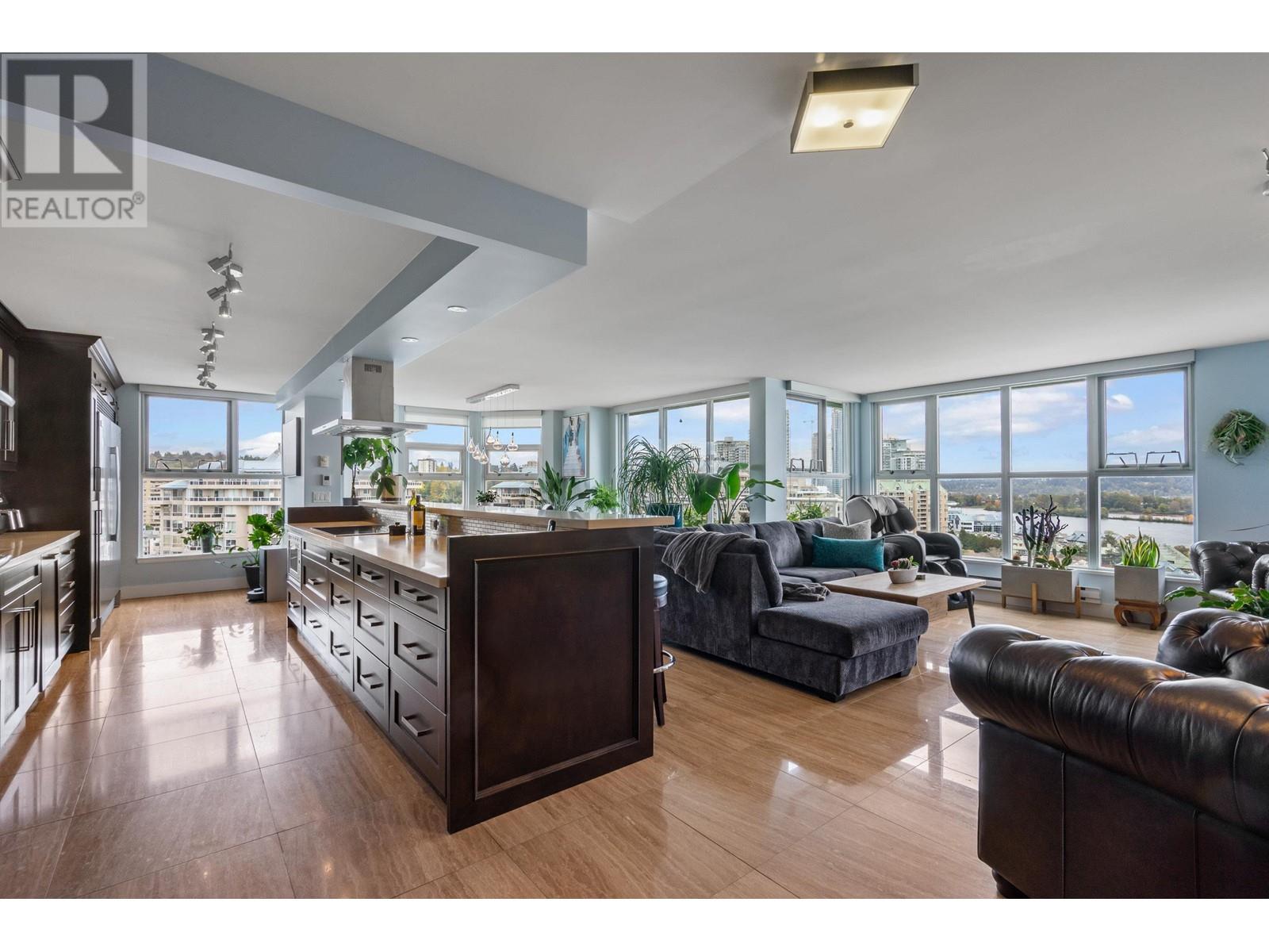 1901 1250 Quayside Drive, New Westminster, British Columbia  V3M 6E2 - Photo 3 - R2828457