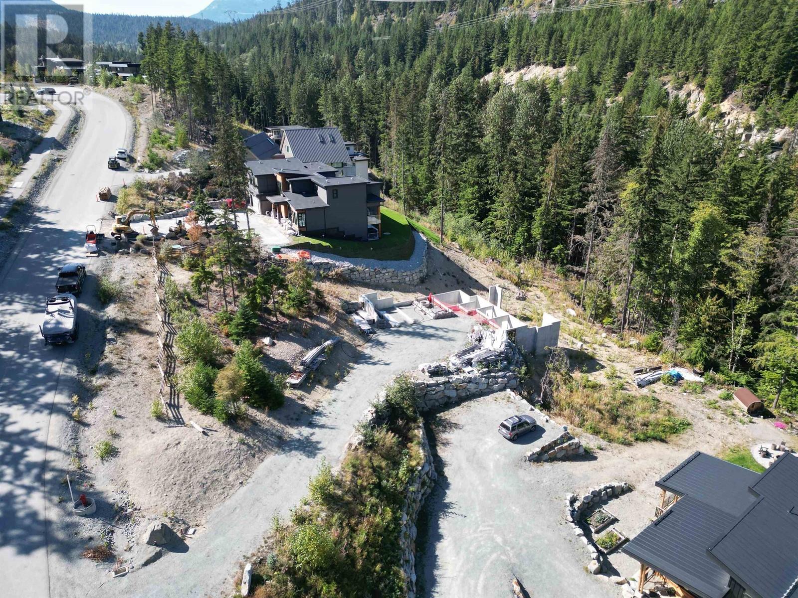 9107 Riverside Drive, Whistler, British Columbia  V0N 1B9 - Photo 1 - R2827526
