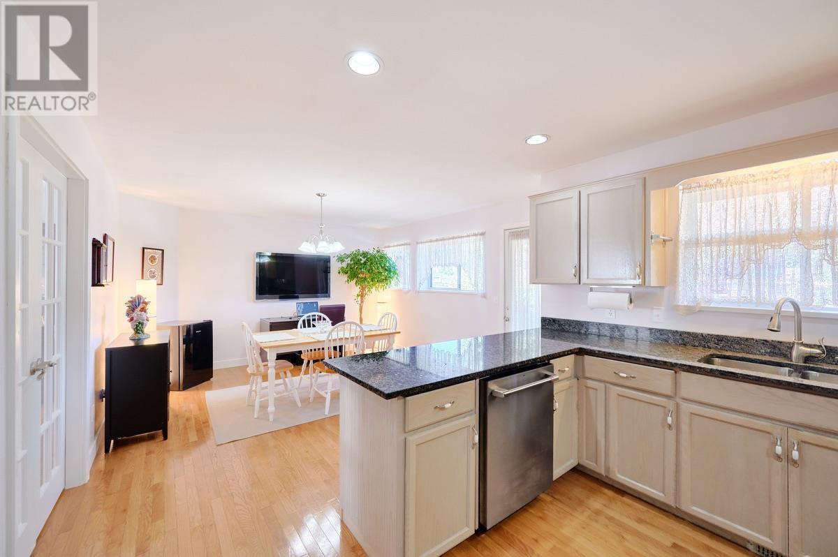 20495 120b Avenue, Maple Ridge, British Columbia  V2X 1A9 - Photo 8 - R2825879