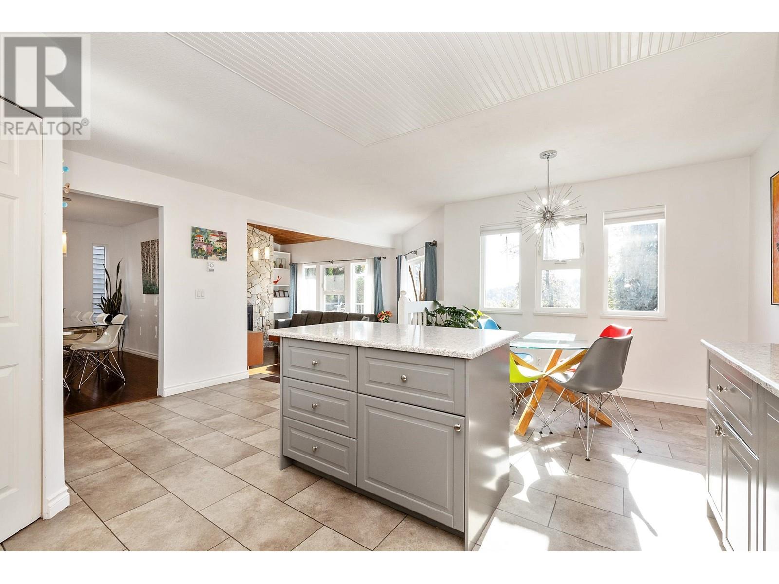2558 Steeple Court, Coquitlam, British Columbia  V3E 1K5 - Photo 9 - R2828598