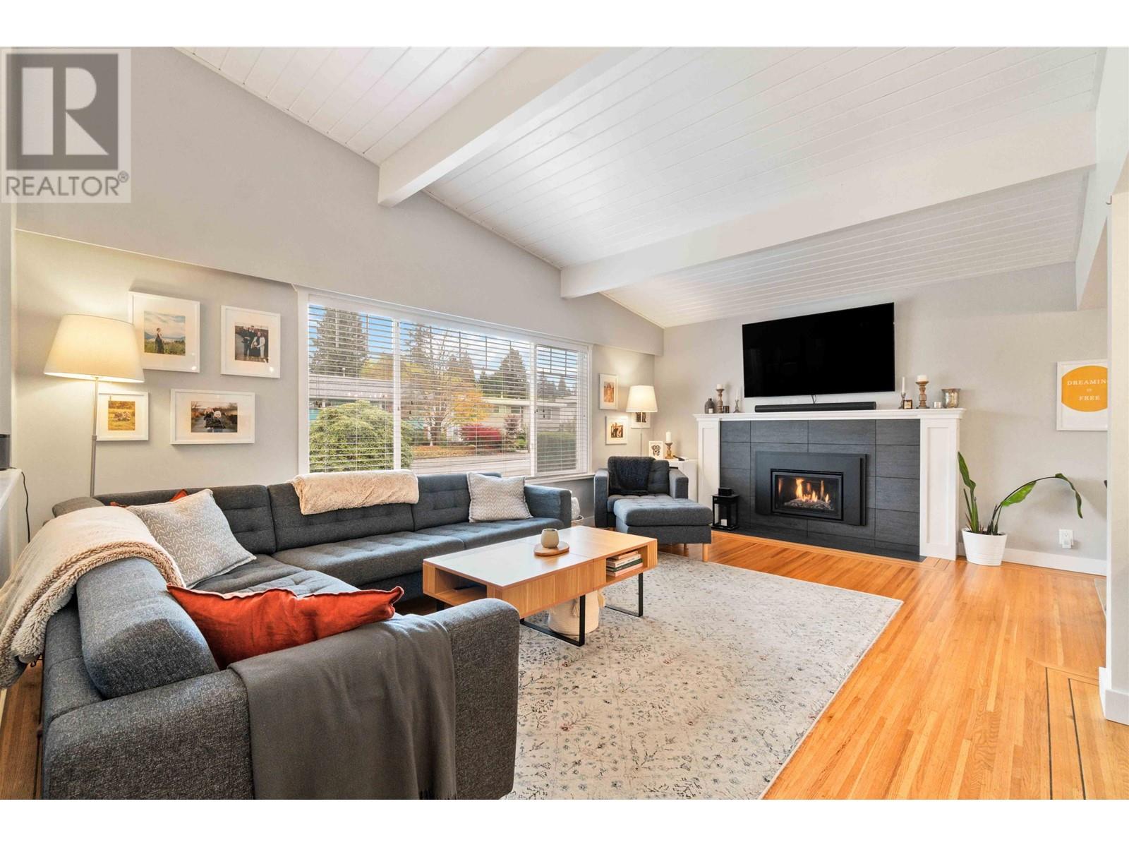 1380 Grover Avenue, Coquitlam, British Columbia  V3J 3G2 - Photo 3 - R2828652