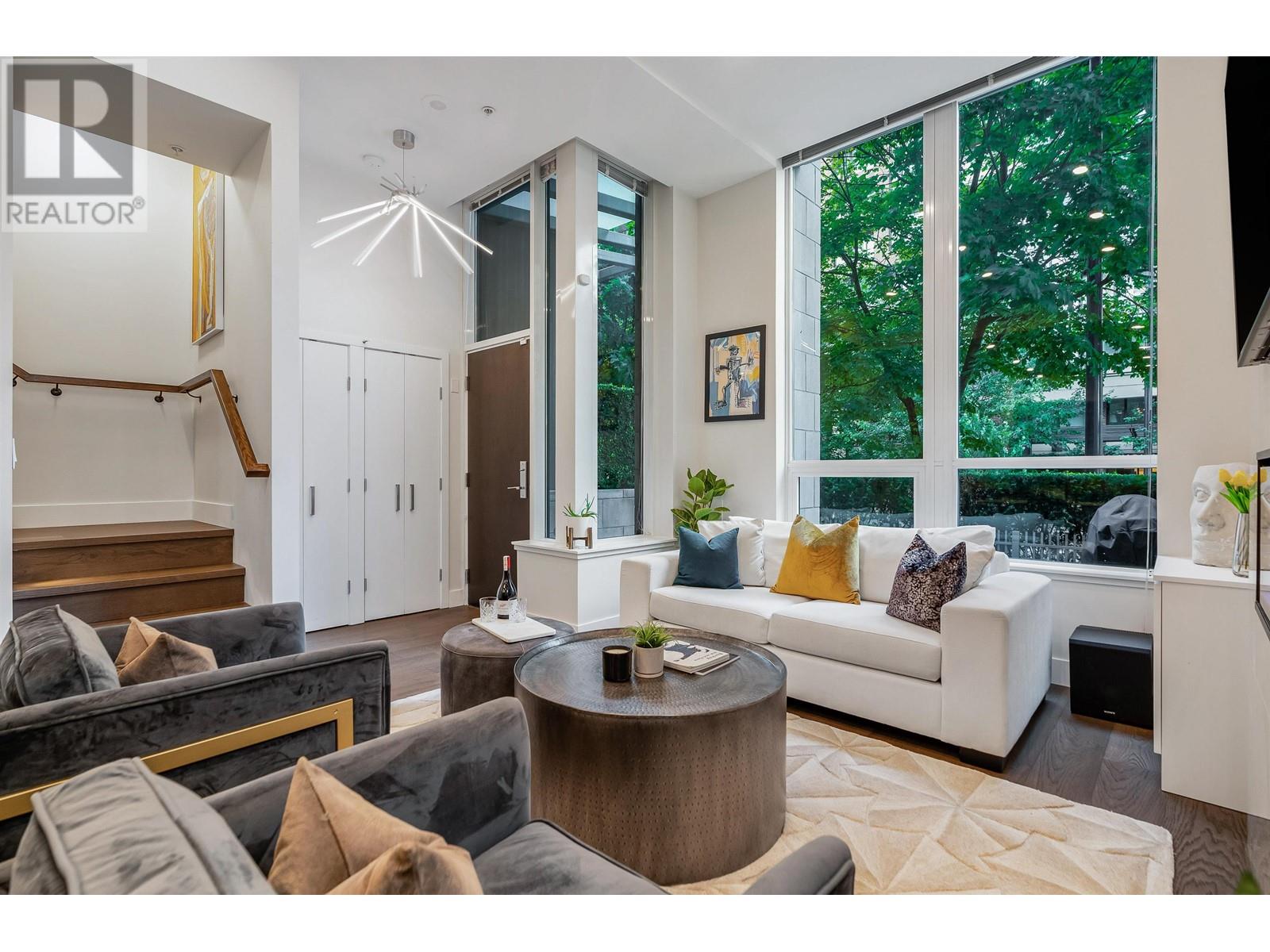 1065 RICHARDS STREET, vancouver, British Columbia
