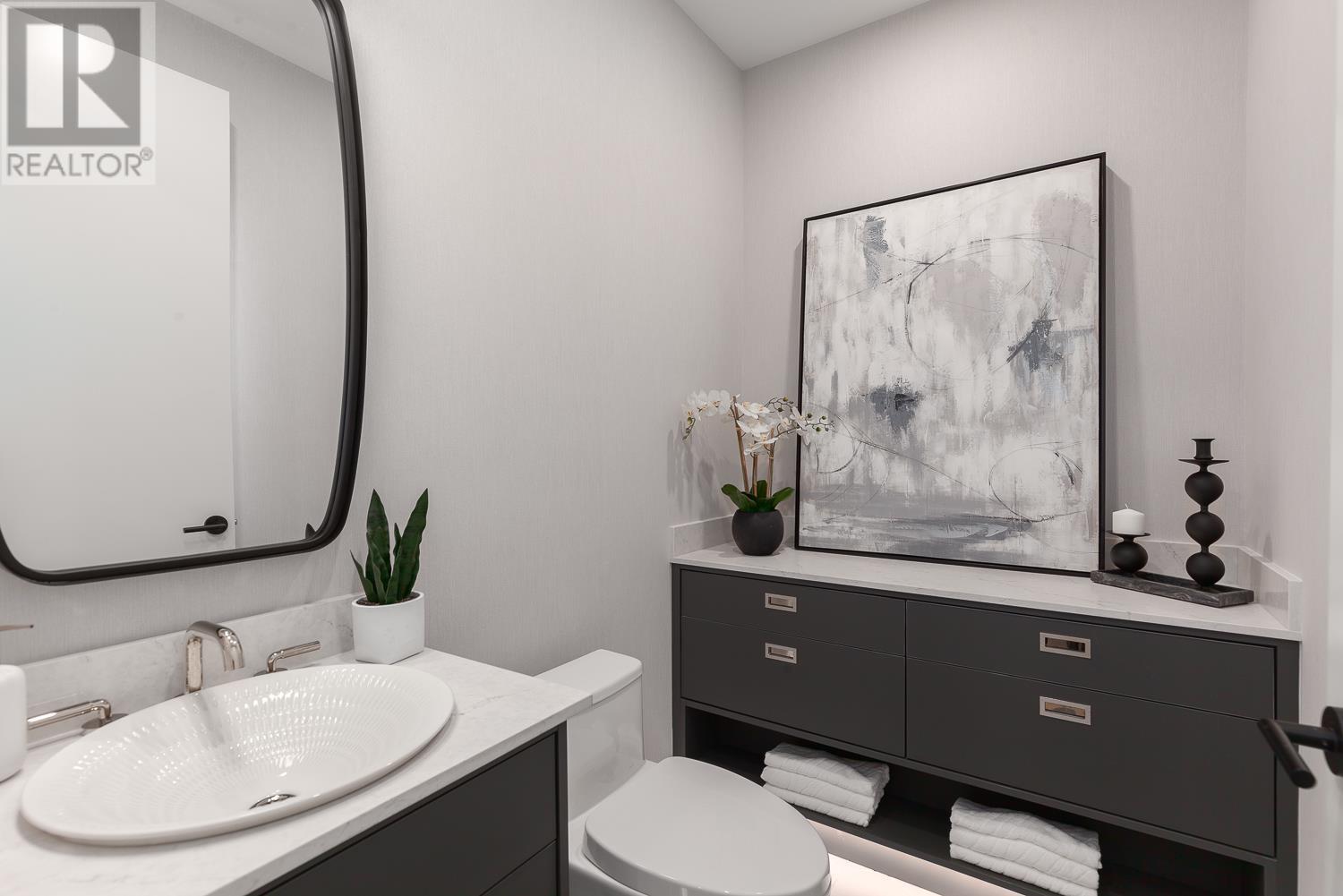 2033 Kitchener Street, Vancouver, British Columbia  V5L 2W6 - Photo 19 - R2828711