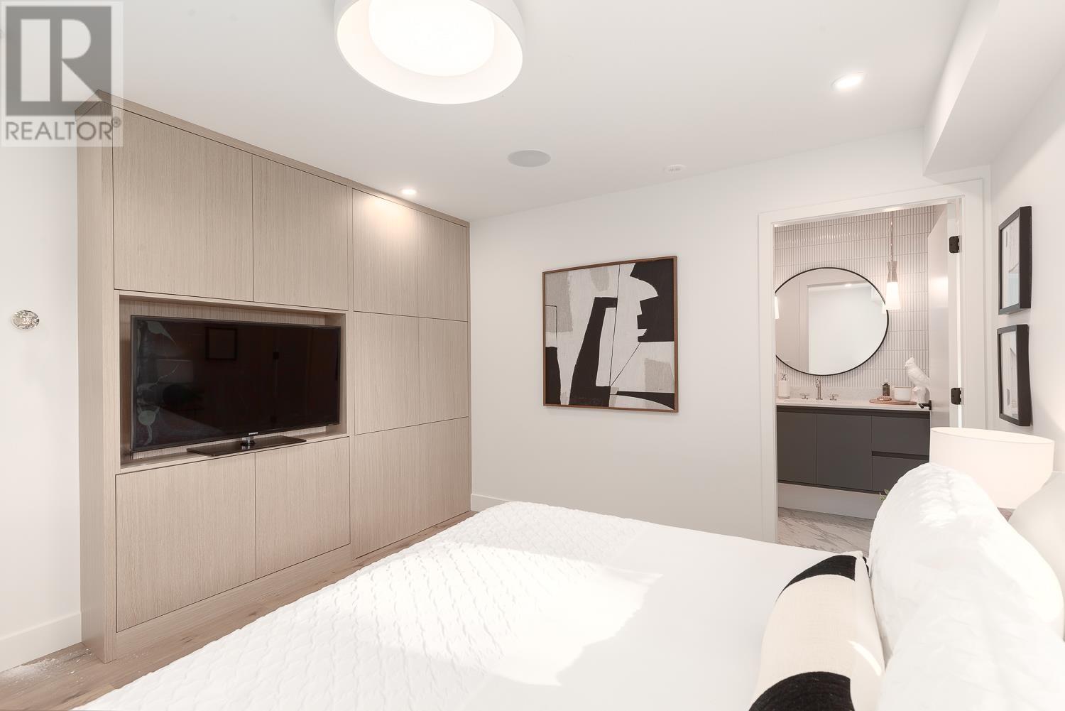 2033 Kitchener Street, Vancouver, British Columbia  V5L 2W6 - Photo 21 - R2828711