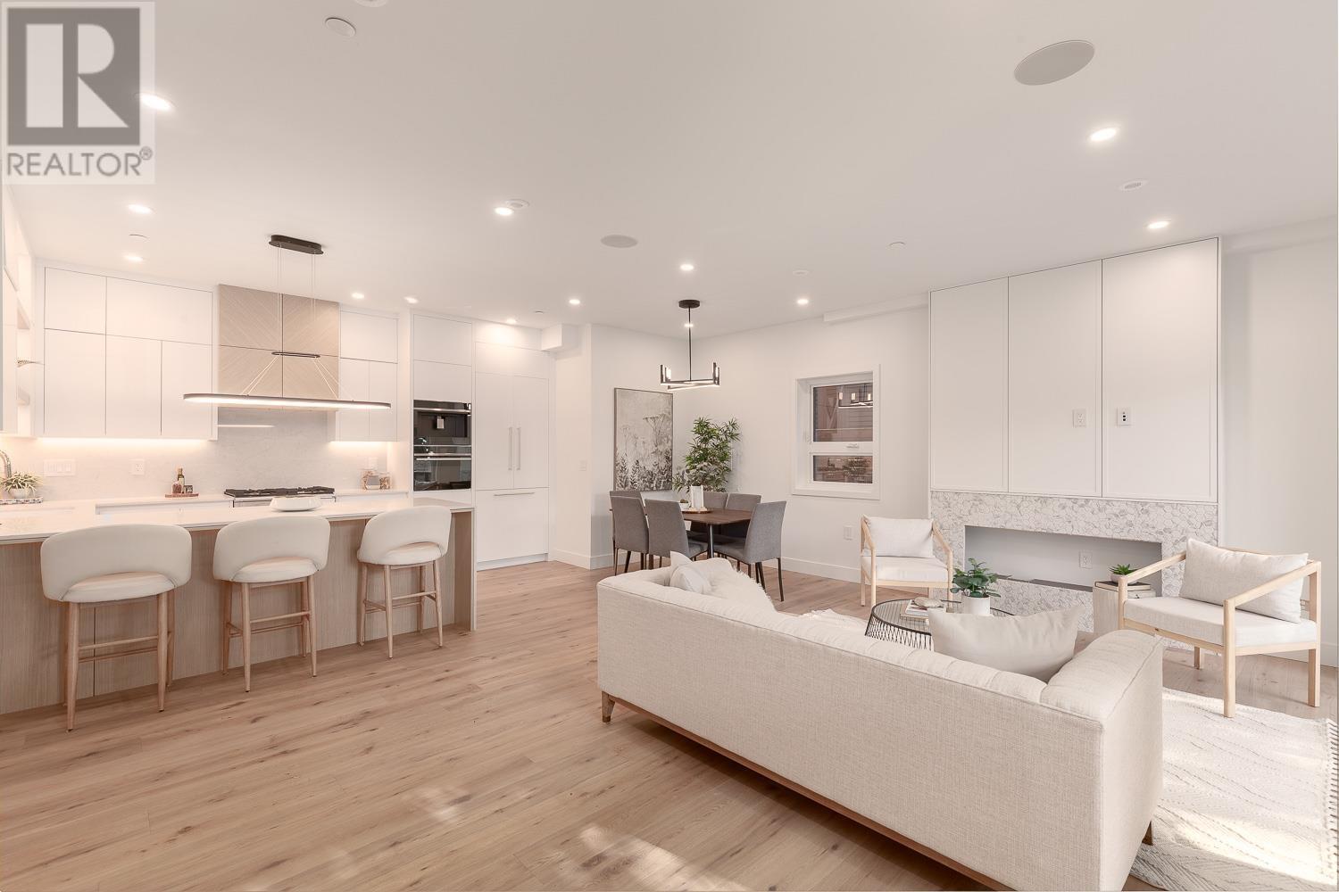 2033 Kitchener Street, Vancouver, British Columbia  V5L 2W6 - Photo 5 - R2828711