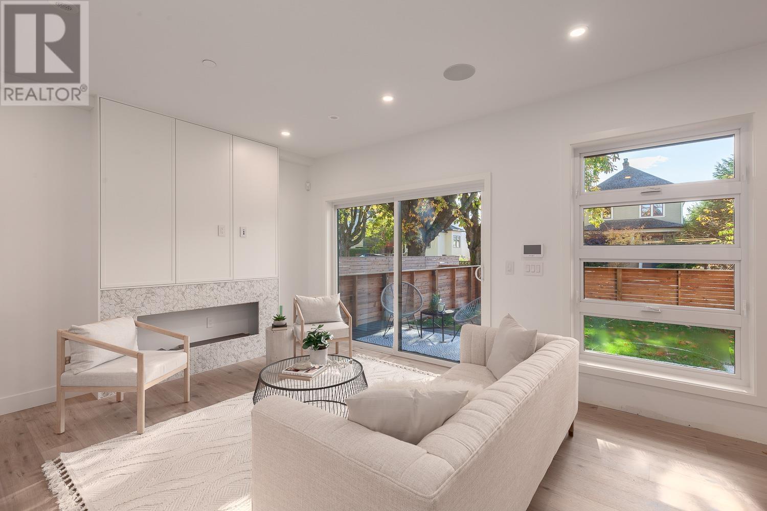 2033 Kitchener Street, Vancouver, British Columbia  V5L 2W6 - Photo 8 - R2828711