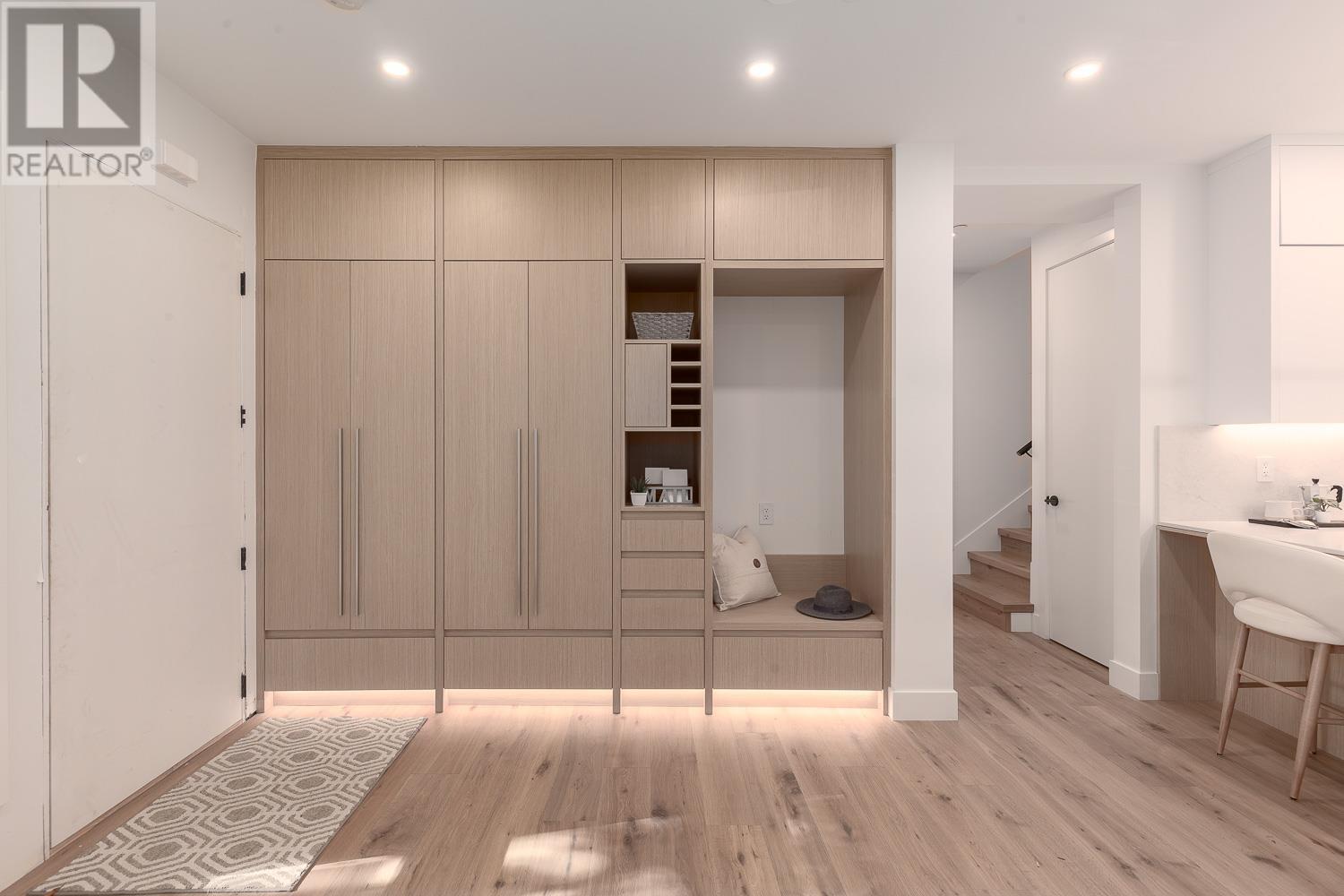 2033 Kitchener Street, Vancouver, British Columbia  V5L 2W6 - Photo 9 - R2828711