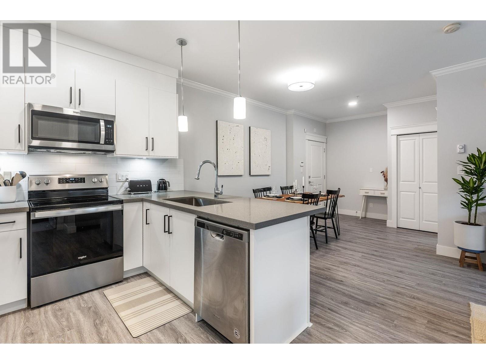 406 2229 Atkins Avenue, Port Coquitlam, British Columbia  V3C 0H2 - Photo 4 - R2828737