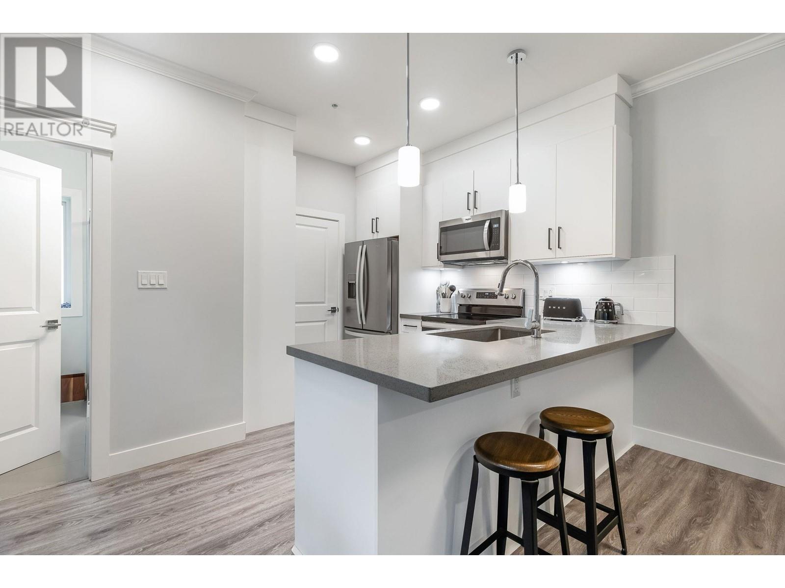 406 2229 Atkins Avenue, Port Coquitlam, British Columbia  V3C 0H2 - Photo 6 - R2828737