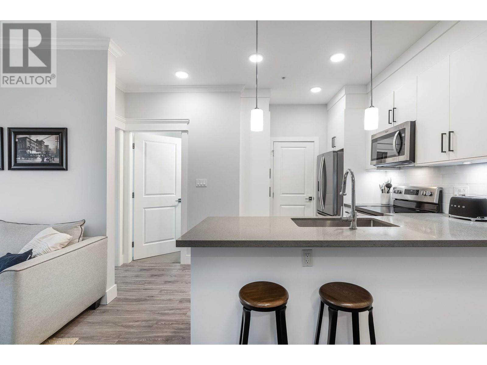 406 2229 Atkins Avenue, Port Coquitlam, British Columbia  V3C 0H2 - Photo 7 - R2828737