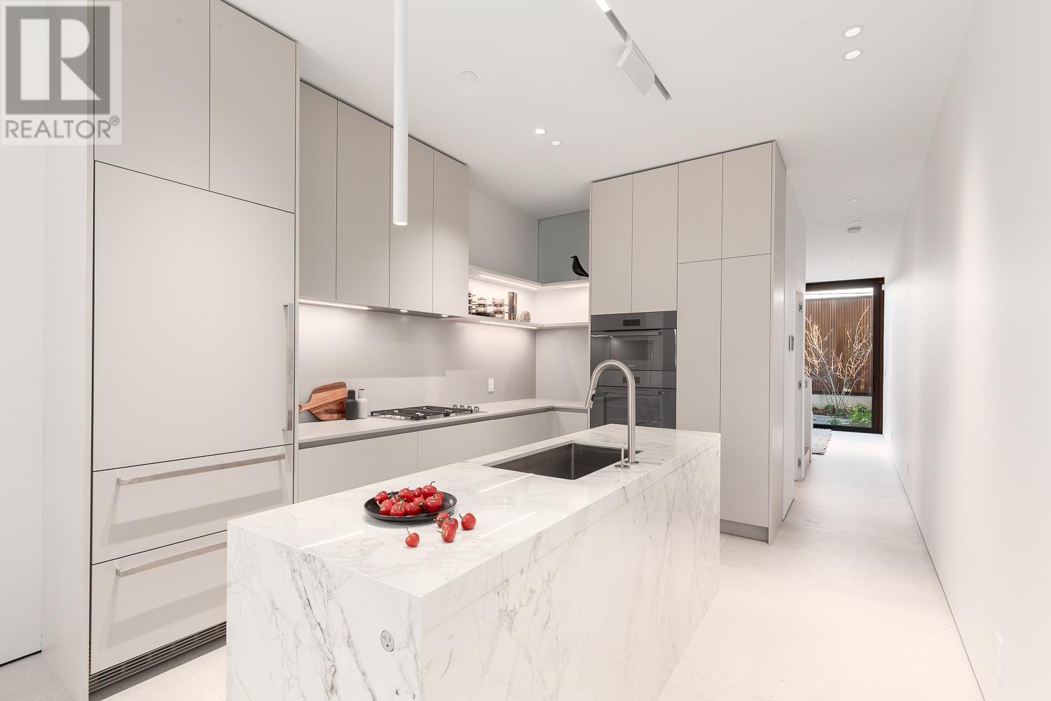 2866 Waterloo Street, Vancouver, British Columbia  V6R 3J3 - Photo 2 - R2828738