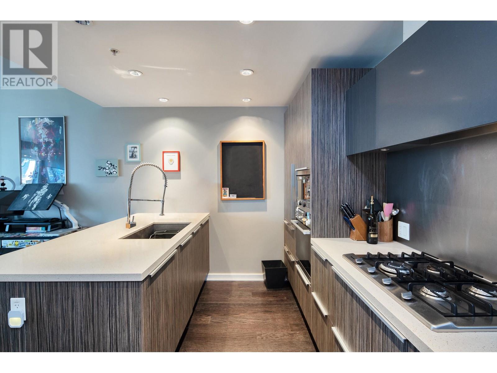 404 1661 Ontario Street, Vancouver, British Columbia  V5Y 0C3 - Photo 2 - R2828788