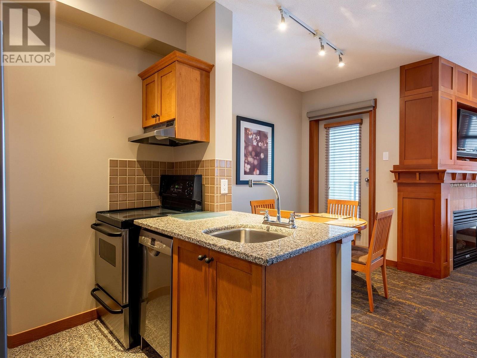 310 4320 Sundial Crescent, Whistler, British Columbia  V8E 1G6 - Photo 11 - R2828803