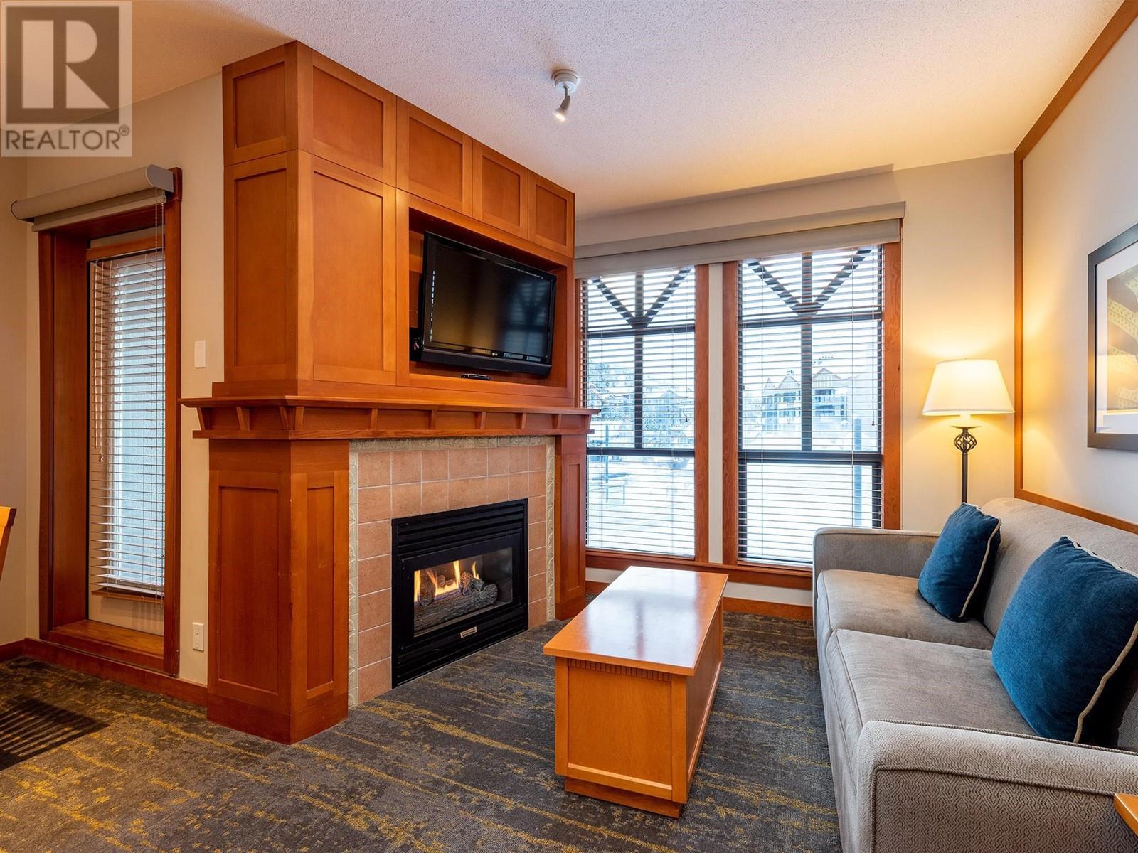 310 4320 Sundial Crescent, Whistler, British Columbia  V8E 1G6 - Photo 5 - R2828803