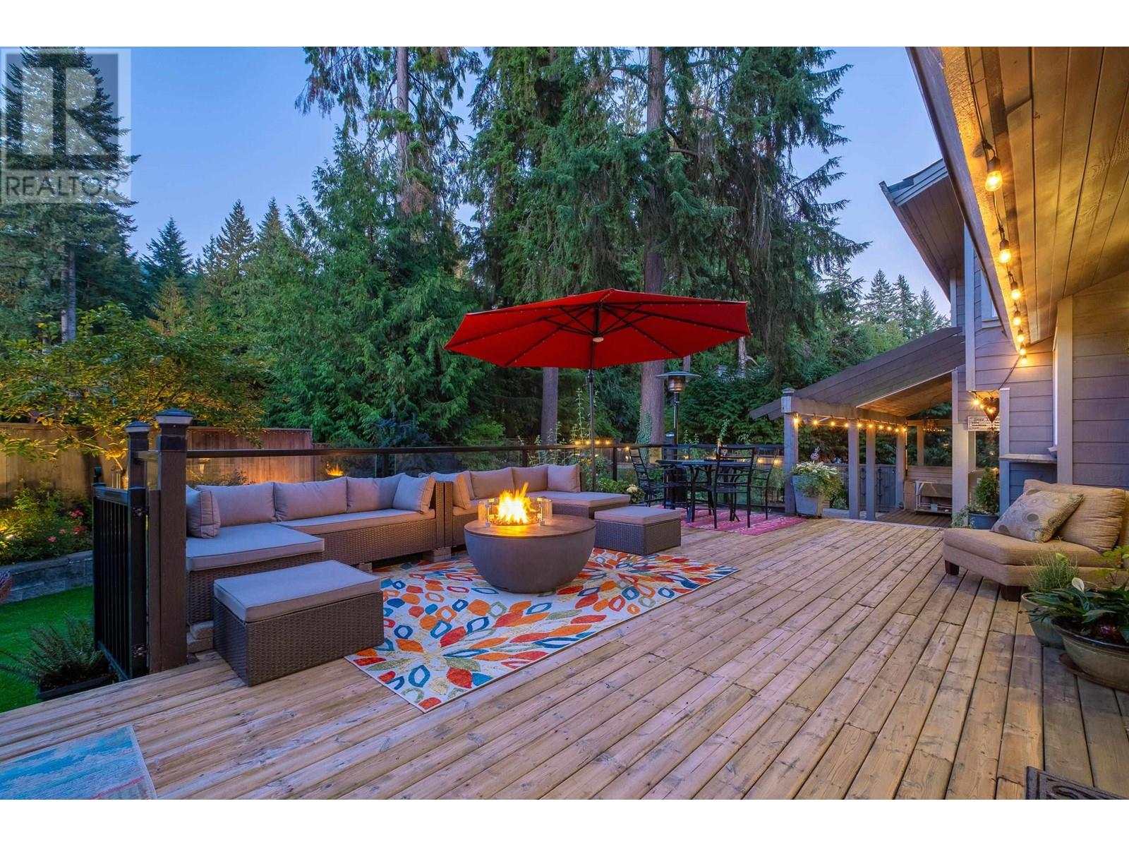 4128 Virginia Crescent, North Vancouver, British Columbia  V7R 3Z6 - Photo 2 - R2828721