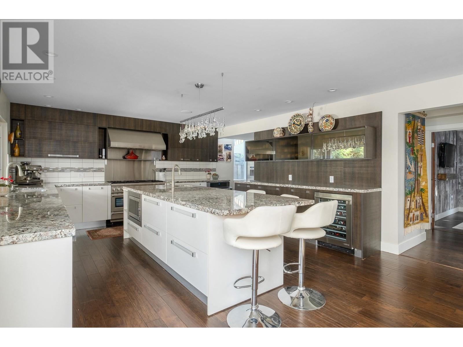 4128 Virginia Crescent, North Vancouver, British Columbia  V7R 3Z6 - Photo 20 - R2828721