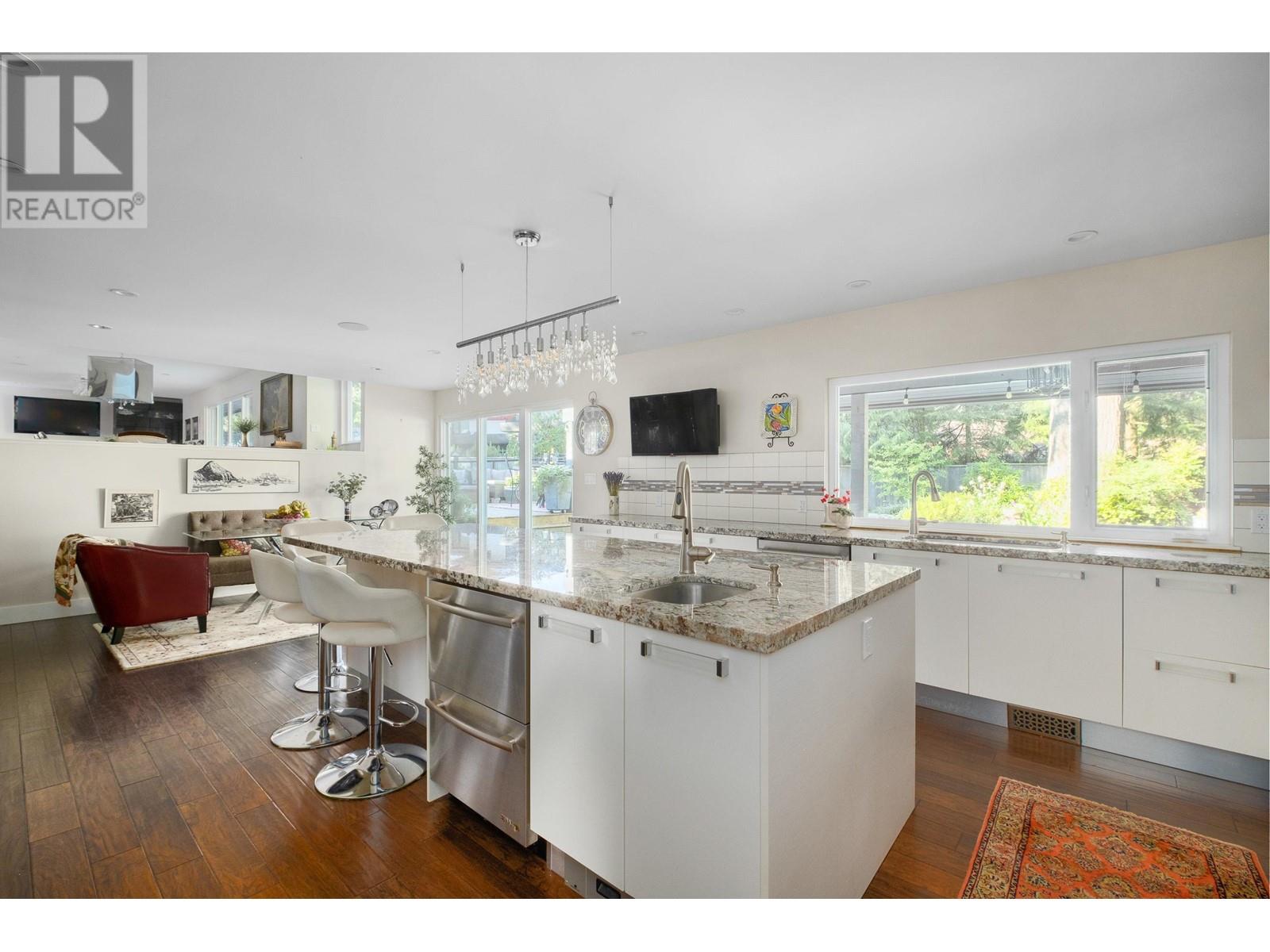 4128 Virginia Crescent, North Vancouver, British Columbia  V7R 3Z6 - Photo 21 - R2828721
