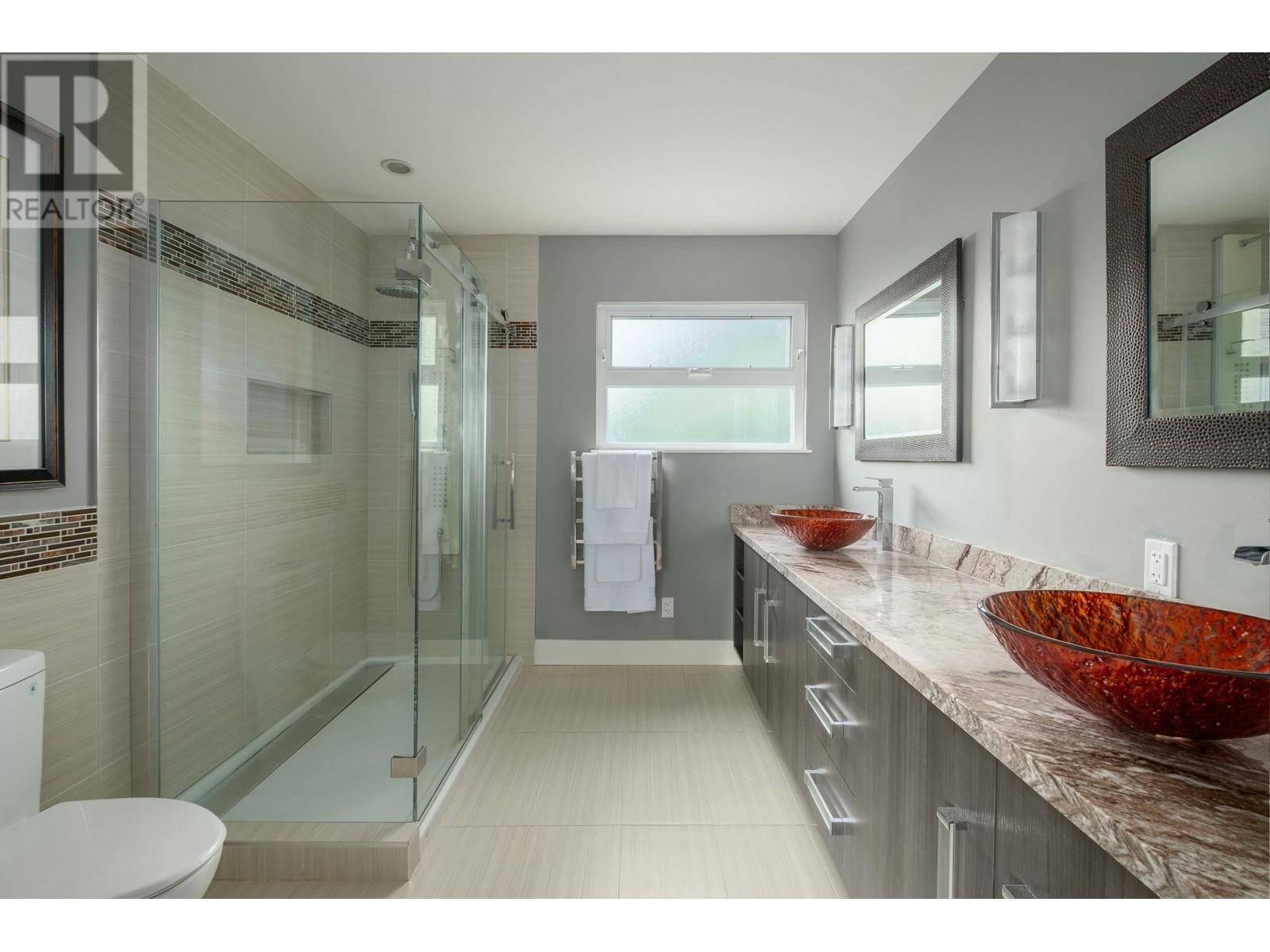 4128 Virginia Crescent, North Vancouver, British Columbia  V7R 3Z6 - Photo 24 - R2828721