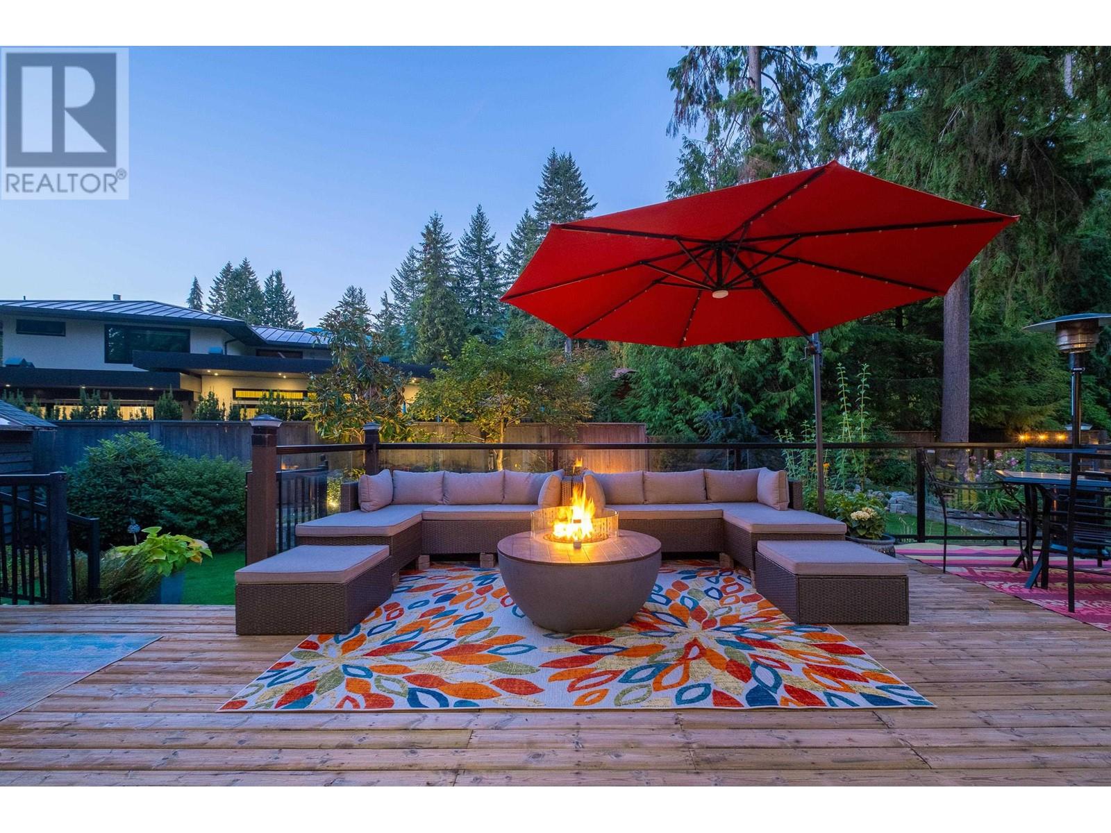 4128 Virginia Crescent, North Vancouver, British Columbia  V7R 3Z6 - Photo 3 - R2828721