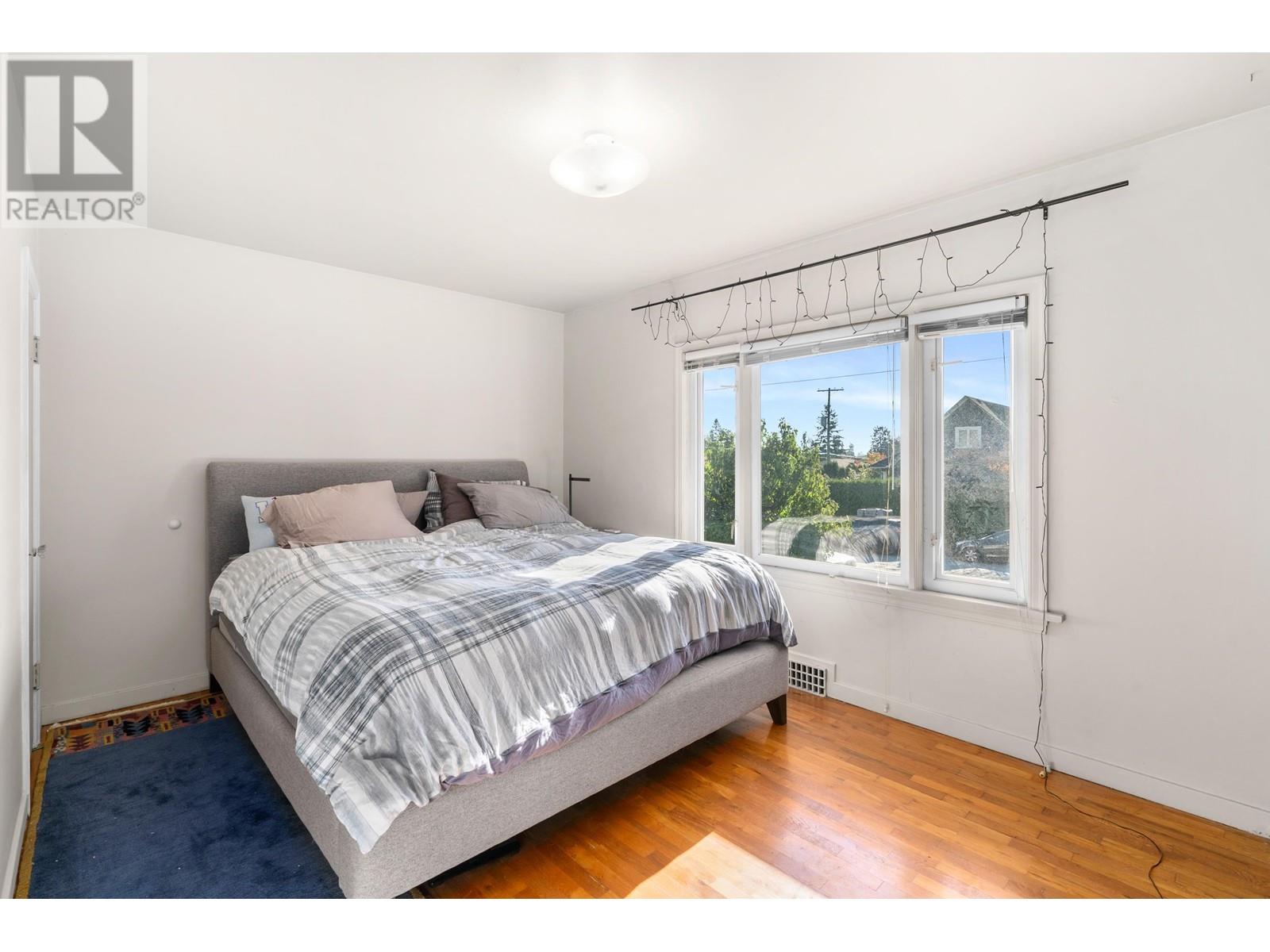 258 E 21st Street, North Vancouver, British Columbia  V7L 3B6 - Photo 5 - R2828745