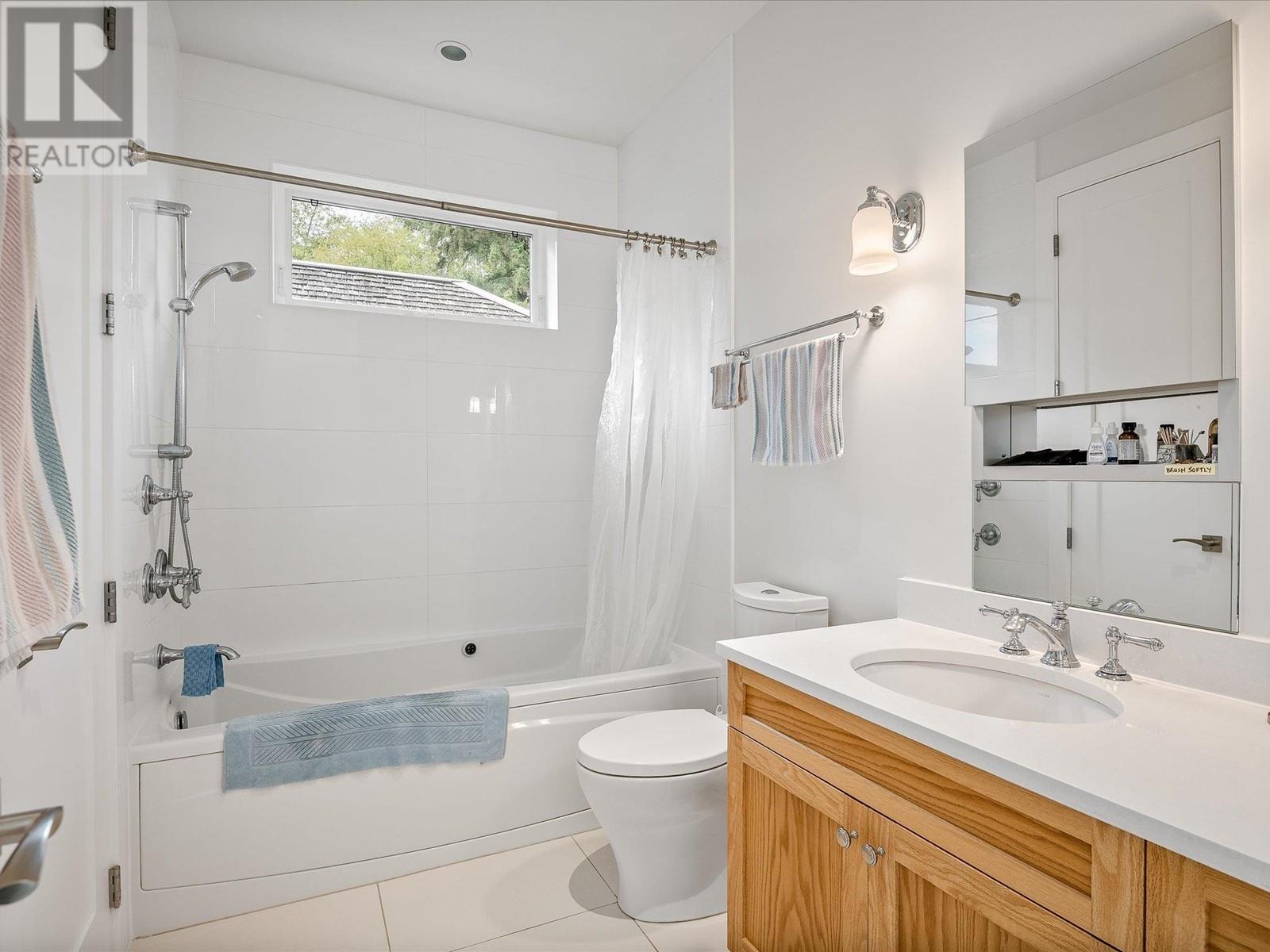 1661 Macdonald Place, Squamish, British Columbia  V0N 1H0 - Photo 13 - R2828749