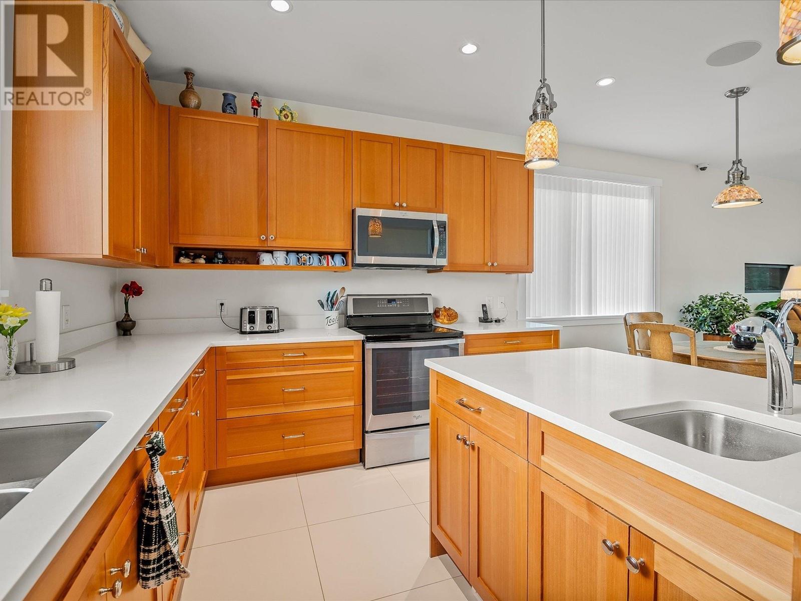 1661 Macdonald Place, Squamish, British Columbia  V0N 1H0 - Photo 2 - R2828749