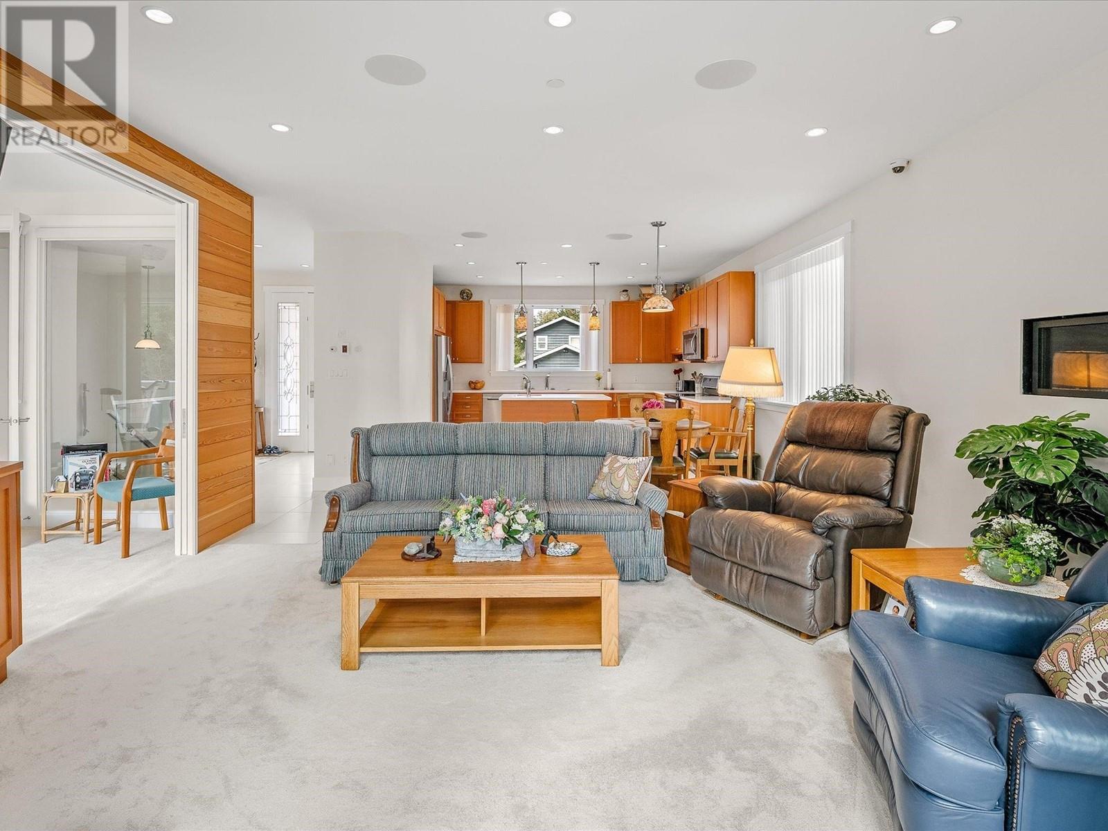 1661 Macdonald Place, Squamish, British Columbia  V0N 1H0 - Photo 4 - R2828749