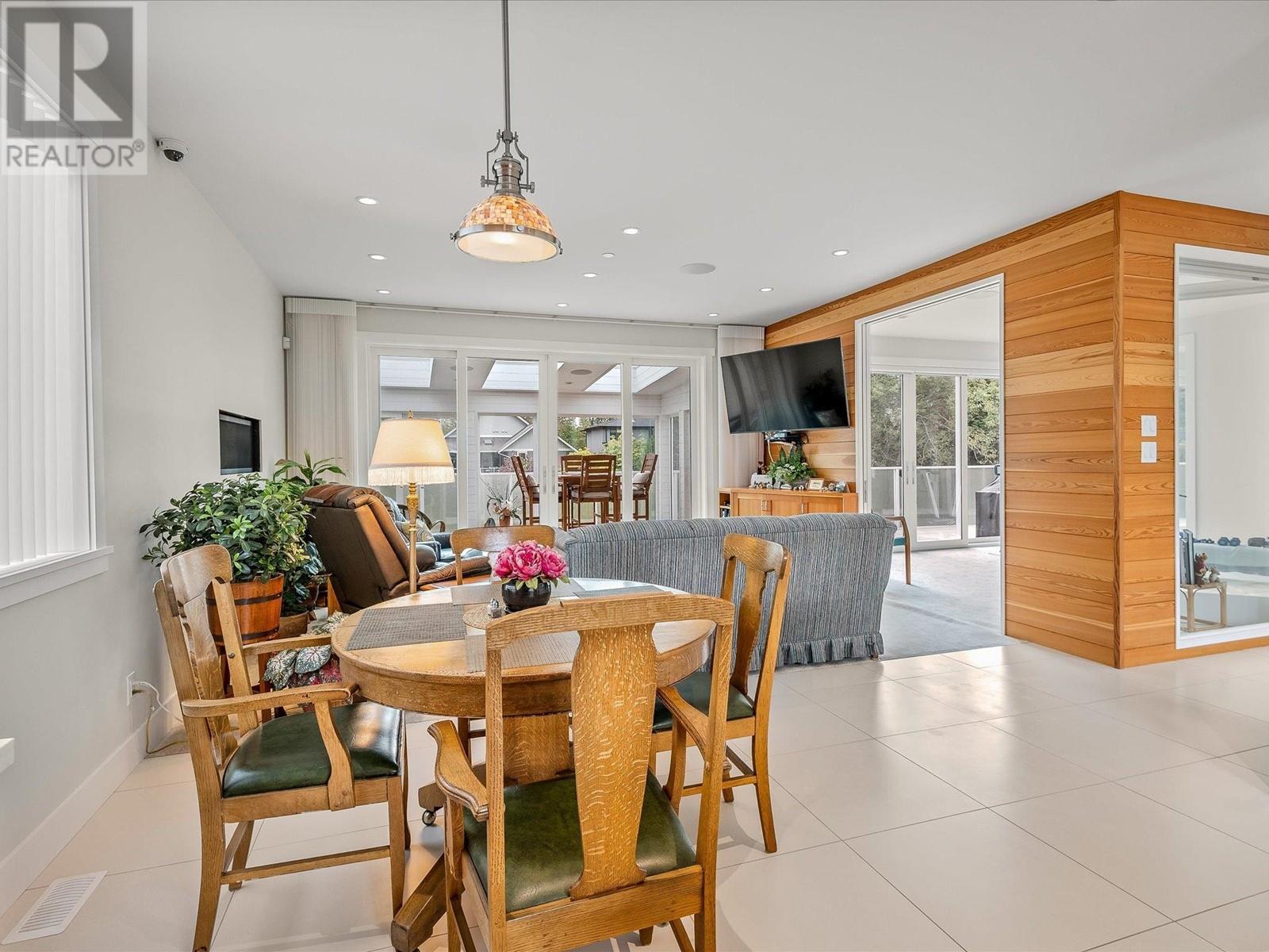 1661 Macdonald Place, Squamish, British Columbia  V0N 1H0 - Photo 5 - R2828749