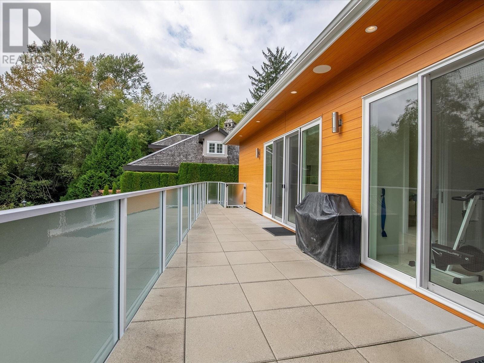 1661 Macdonald Place, Squamish, British Columbia  V0N 1H0 - Photo 9 - R2828749