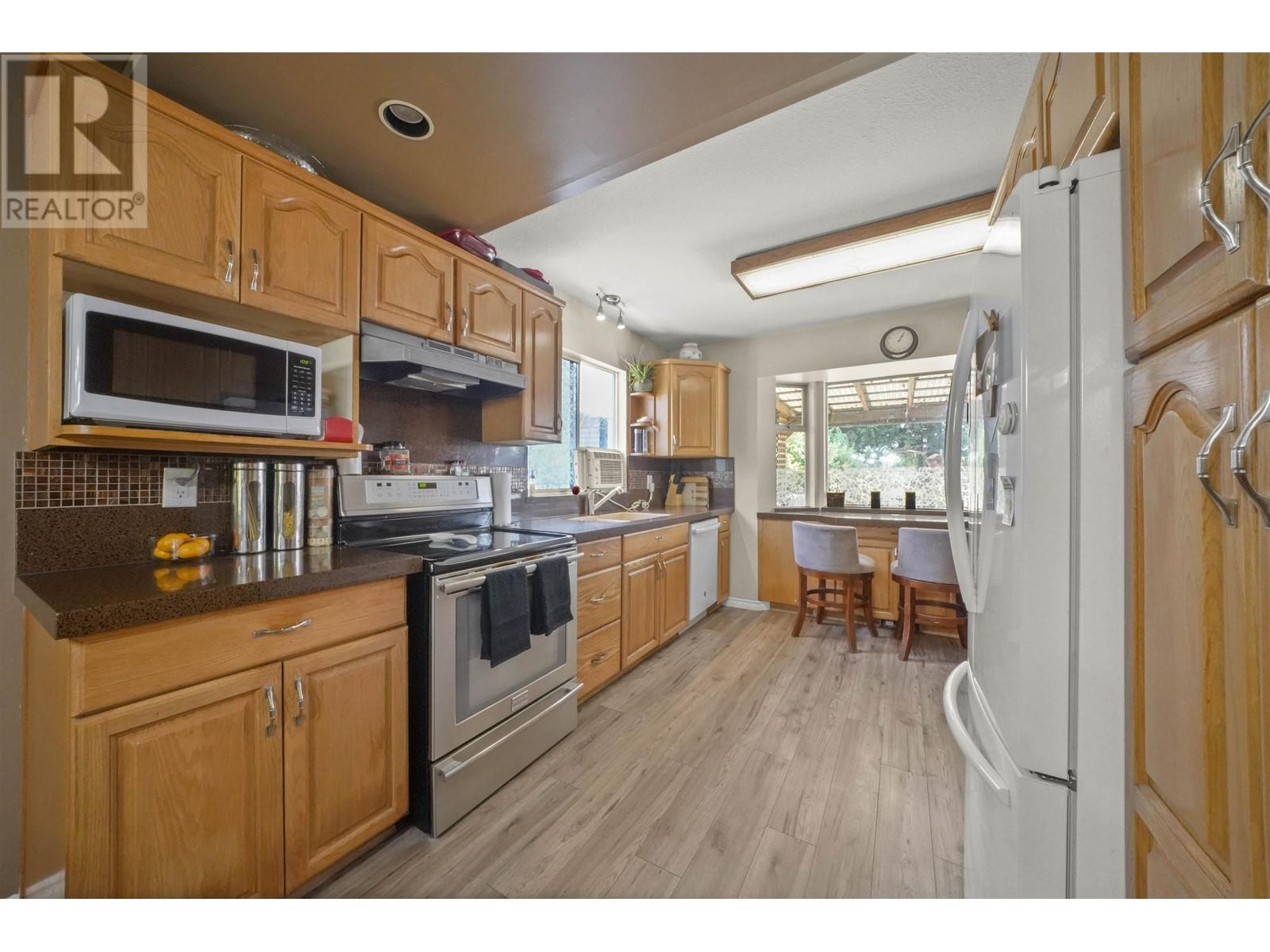 21486 121 Avenue, Maple Ridge, British Columbia  V2X 3S4 - Photo 16 - R2828760