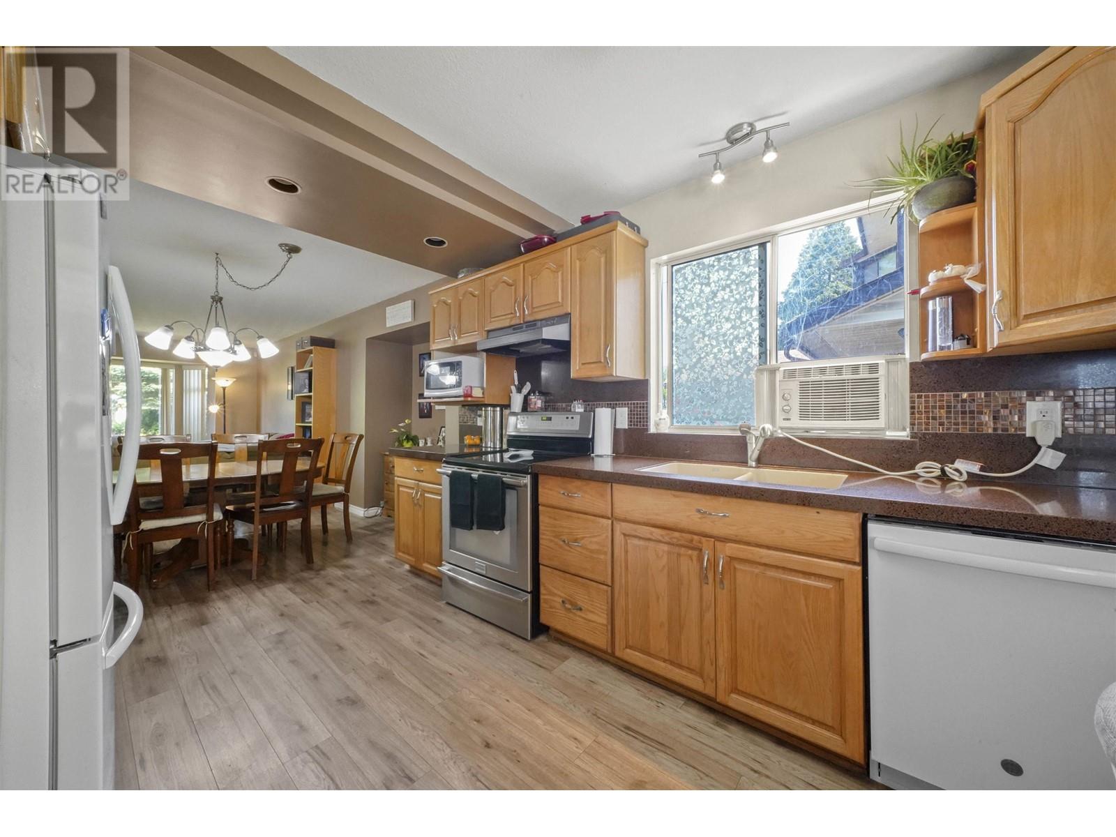 21486 121 Avenue, Maple Ridge, British Columbia  V2X 3S4 - Photo 19 - R2828760