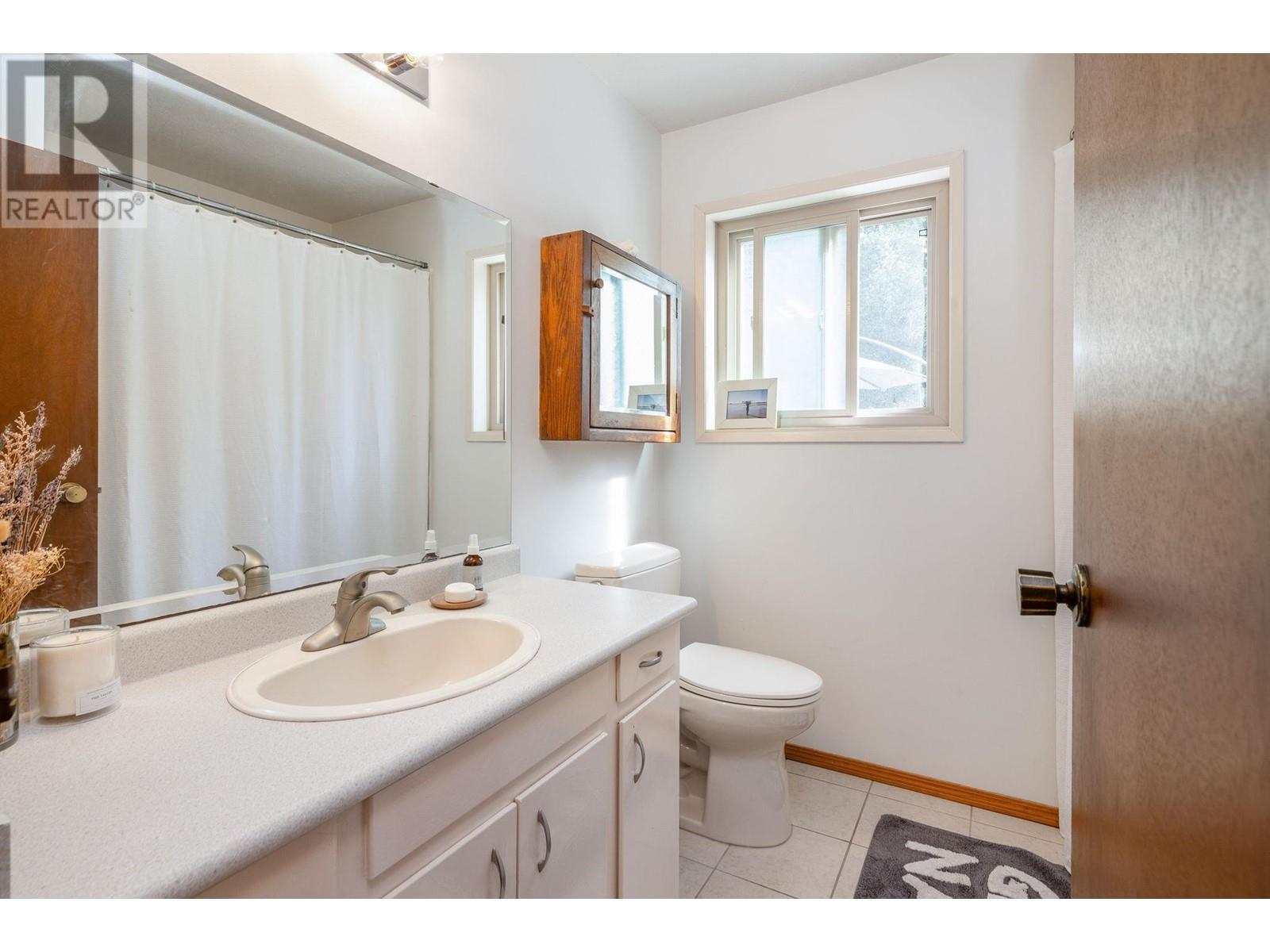 1547 Grandview Road, Gibsons, British Columbia  V0N 1V5 - Photo 24 - R2828776