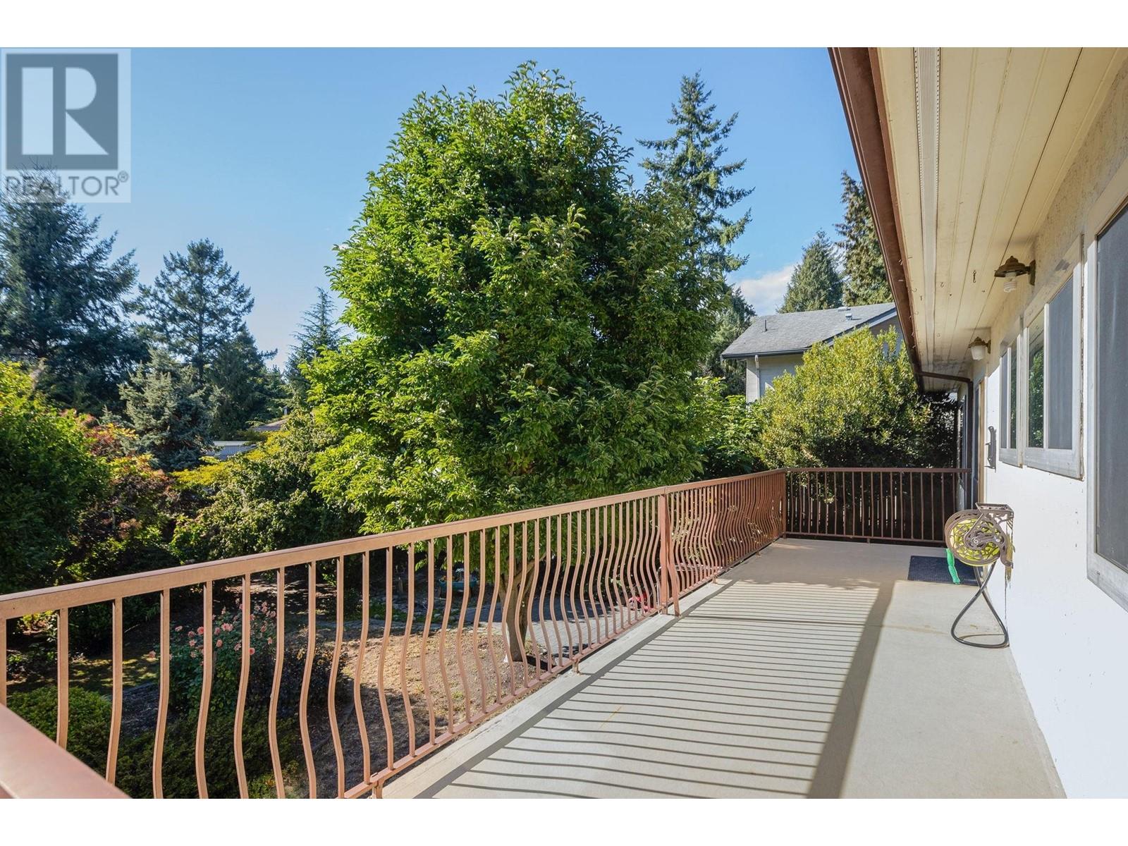 1547 Grandview Road, Gibsons, British Columbia  V0N 1V5 - Photo 34 - R2828776