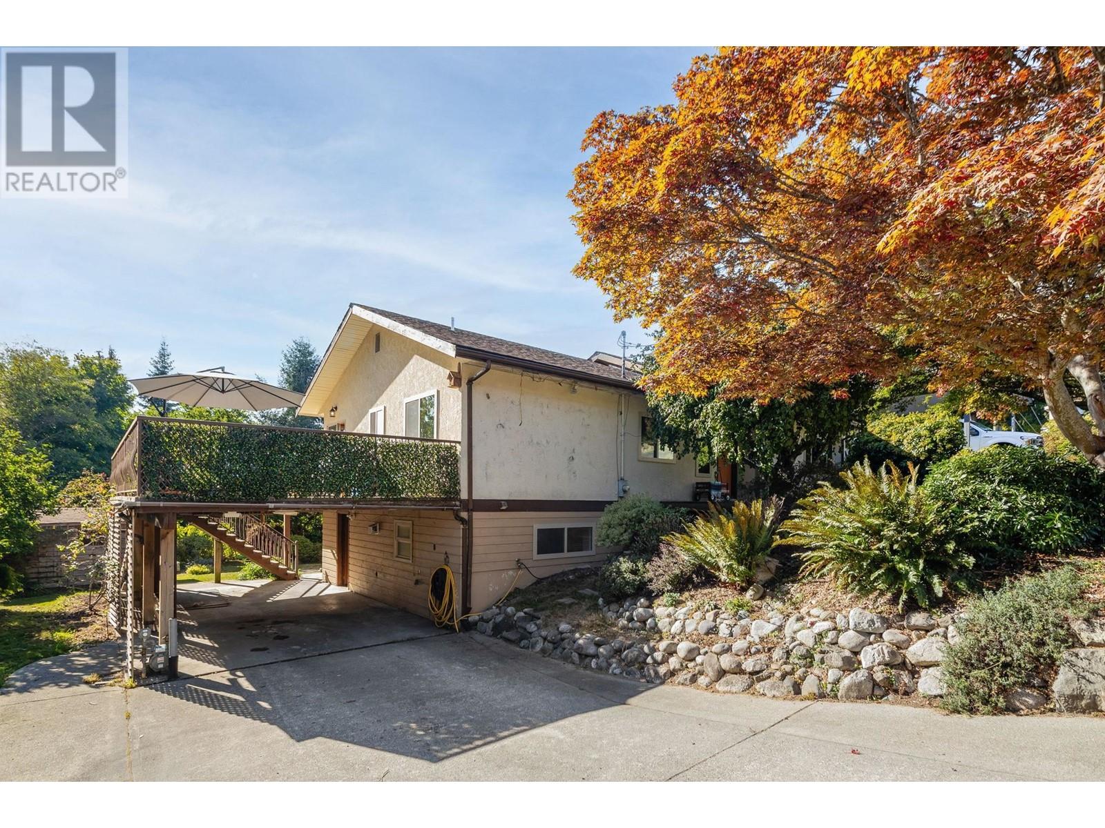 1547 Grandview Road, Gibsons, British Columbia  V0N 1V5 - Photo 37 - R2828776