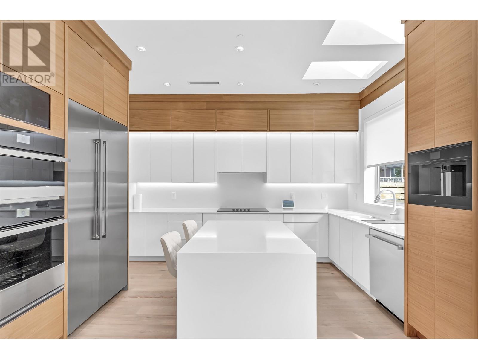 28 E 19th Avenue, Vancouver, British Columbia  V5V 1H7 - Photo 10 - R2828580