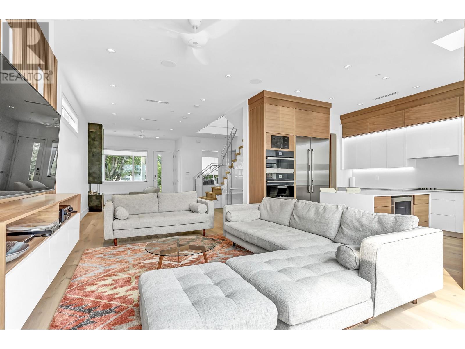 28 E 19th Avenue, Vancouver, British Columbia  V5V 1H7 - Photo 6 - R2828580