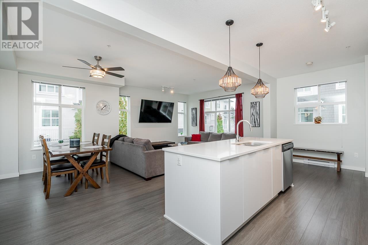 1201 11295 Pazarena Place, Maple Ridge, British Columbia  V2X 4K9 - Photo 7 - R2828098