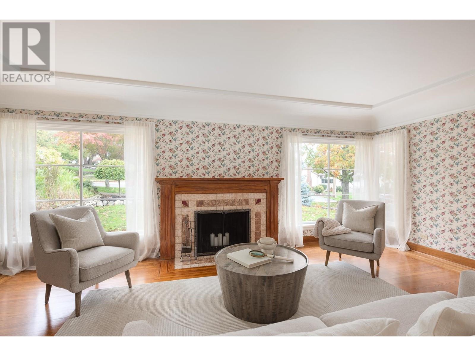 720 Nineteenth Street, New Westminster, British Columbia  V3M 4V2 - Photo 5 - R2827756