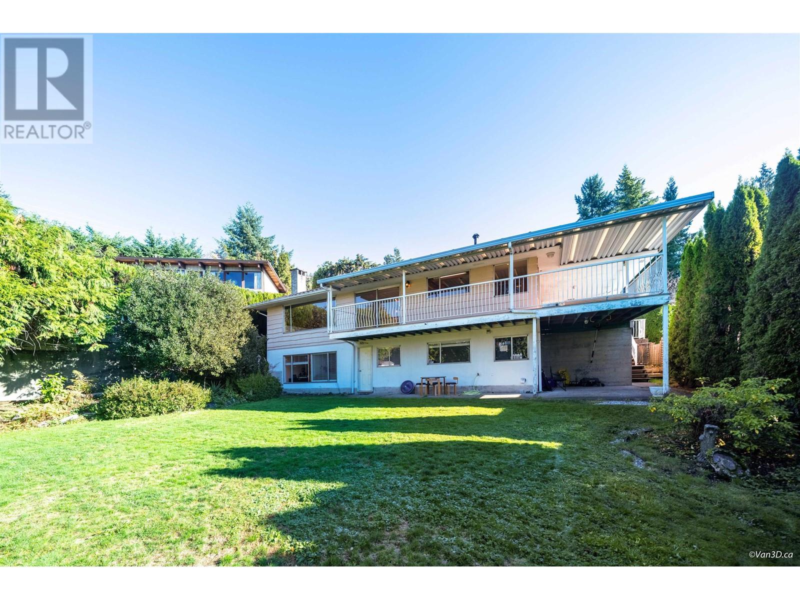 4297 Delbrook Avenue, North Vancouver, British Columbia  V7N 4A4 - Photo 3 - R2828532