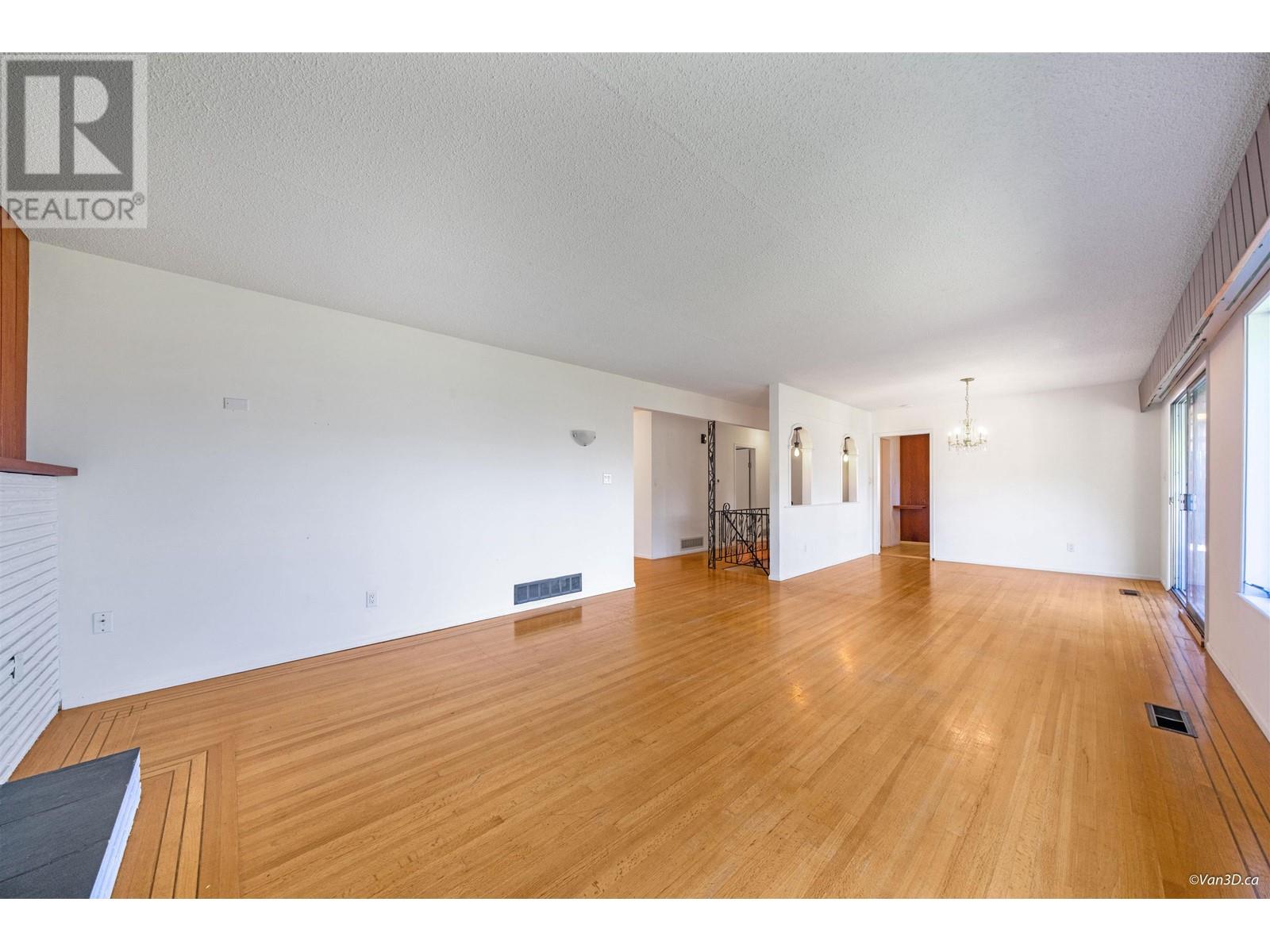 4297 Delbrook Avenue, North Vancouver, British Columbia  V7N 4A4 - Photo 8 - R2828532