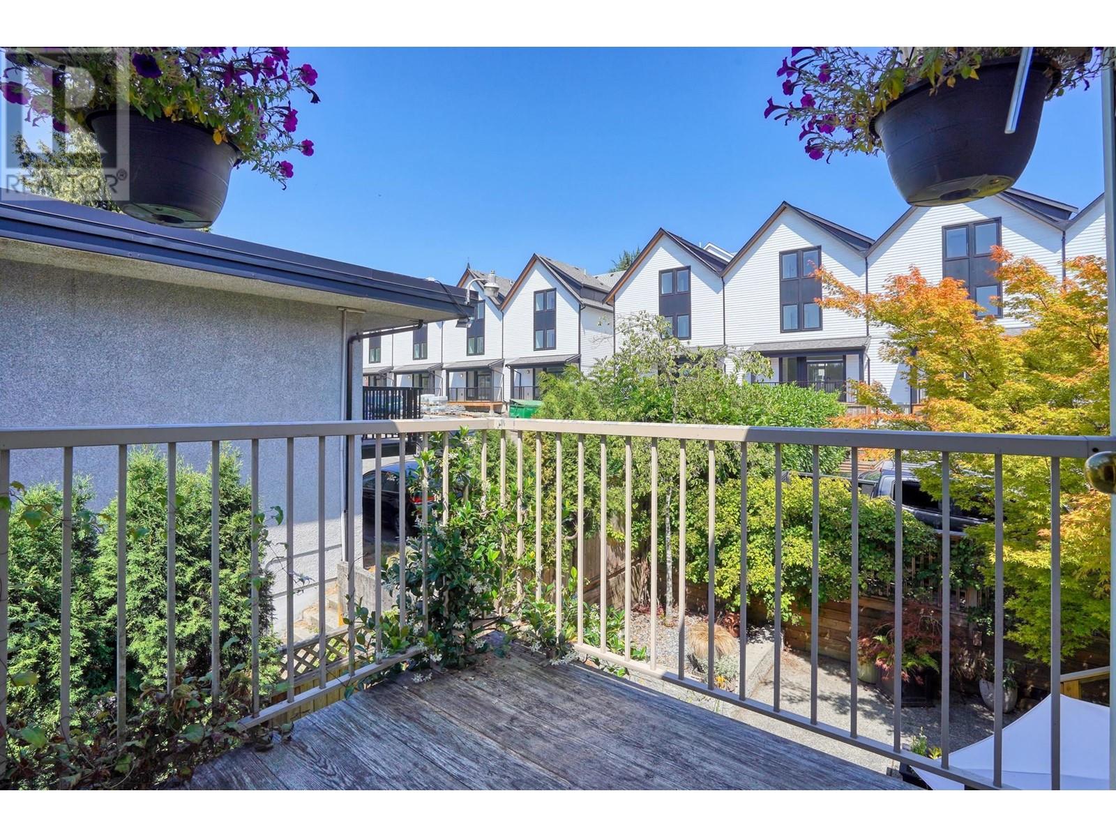 1305 Brunette Avenue, Coquitlam, British Columbia  V3K 1G6 - Photo 8 - R2828779