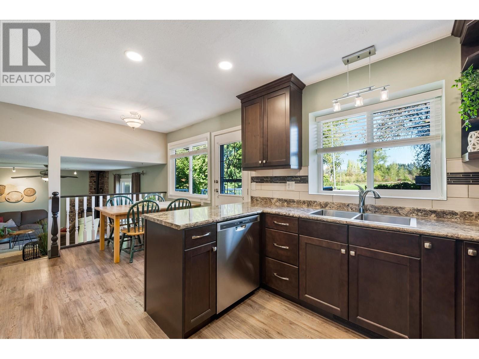12184 234th Street, Maple Ridge, British Columbia  V2X 9K9 - Photo 13 - R2828816