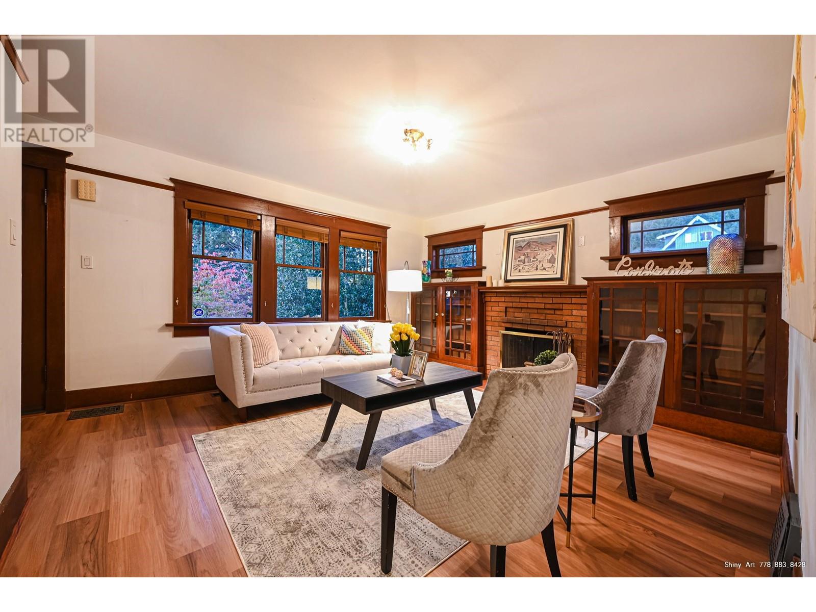 261 E Osborne Road, North Vancouver, British Columbia  V7N 1M2 - Photo 5 - R2828819