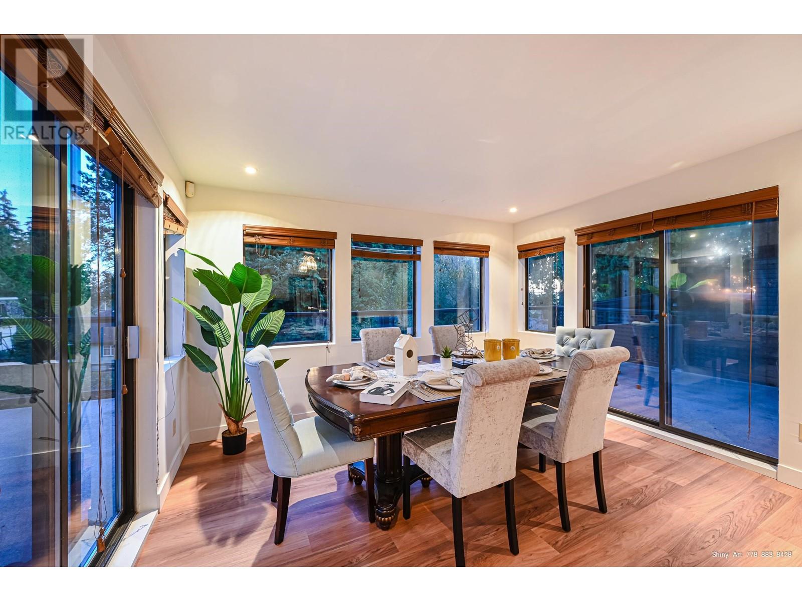 261 E Osborne Road, North Vancouver, British Columbia  V7N 1M2 - Photo 8 - R2828819
