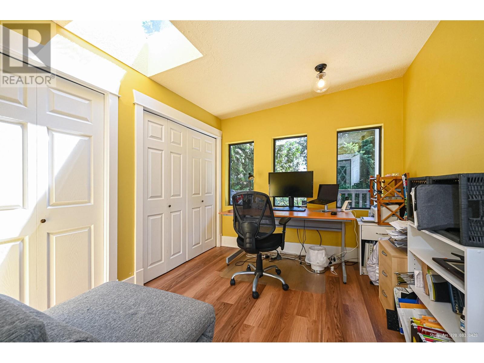 261 E Osborne Road, North Vancouver, British Columbia  V7N 1M2 - Photo 12 - R2828819