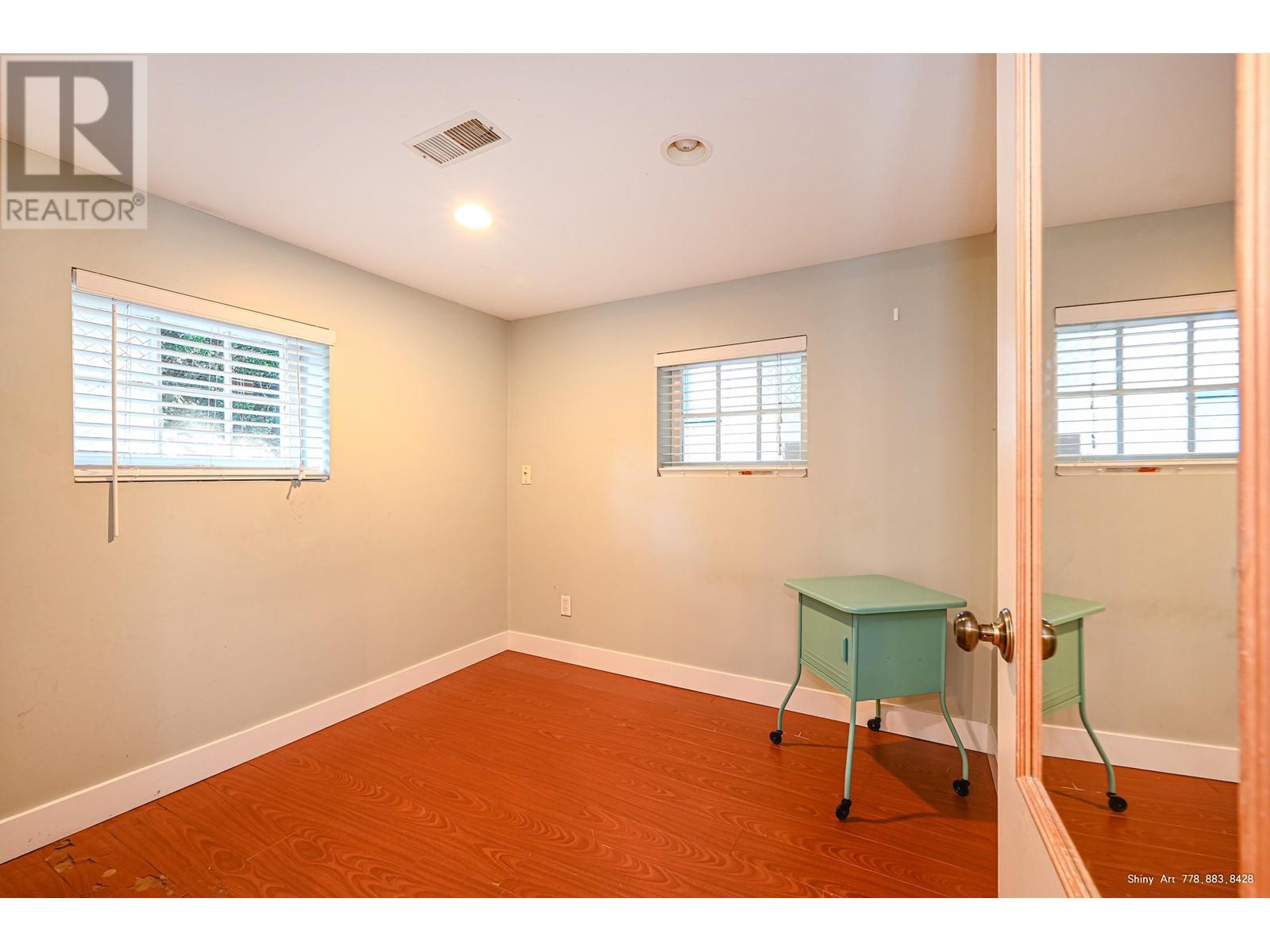 261 E Osborne Road, North Vancouver, British Columbia  V7N 1M2 - Photo 29 - R2828819