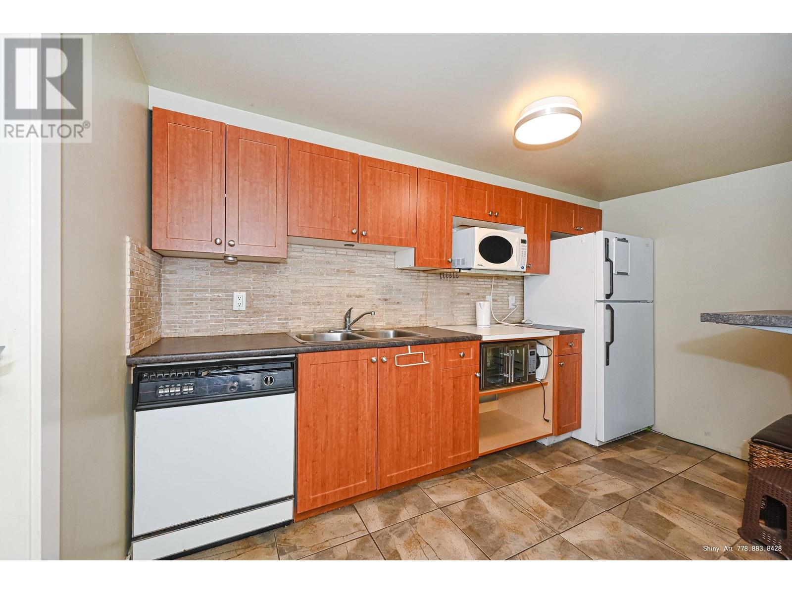 261 E Osborne Road, North Vancouver, British Columbia  V7N 1M2 - Photo 28 - R2828819