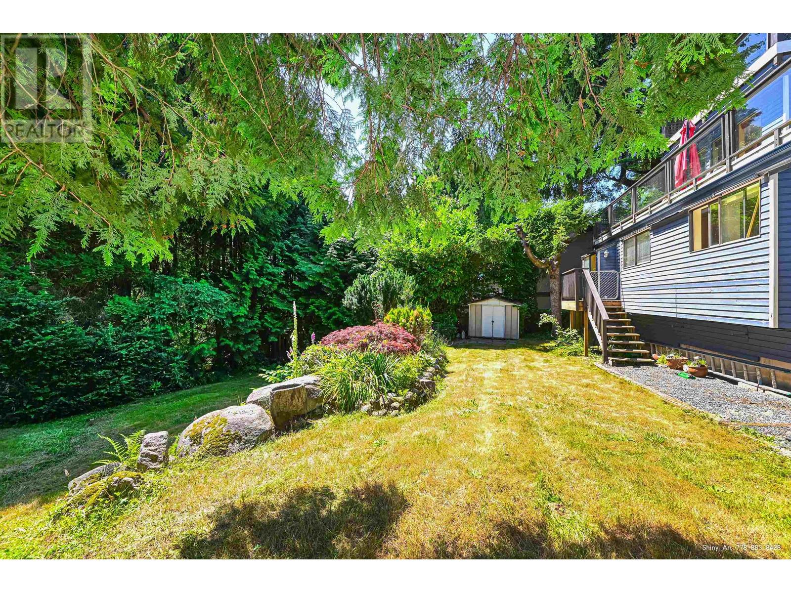 261 E Osborne Road, North Vancouver, British Columbia  V7N 1M2 - Photo 36 - R2828819