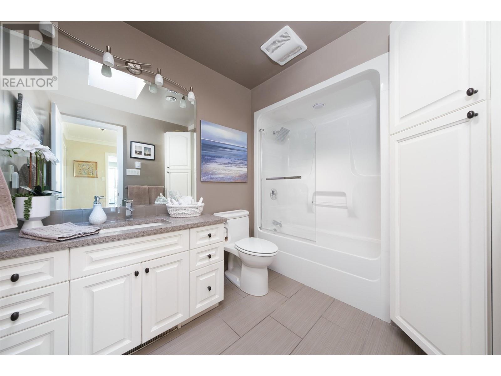 2 2206 Folkestone Way, West Vancouver, British Columbia  V7S 2X7 - Photo 23 - R2828472