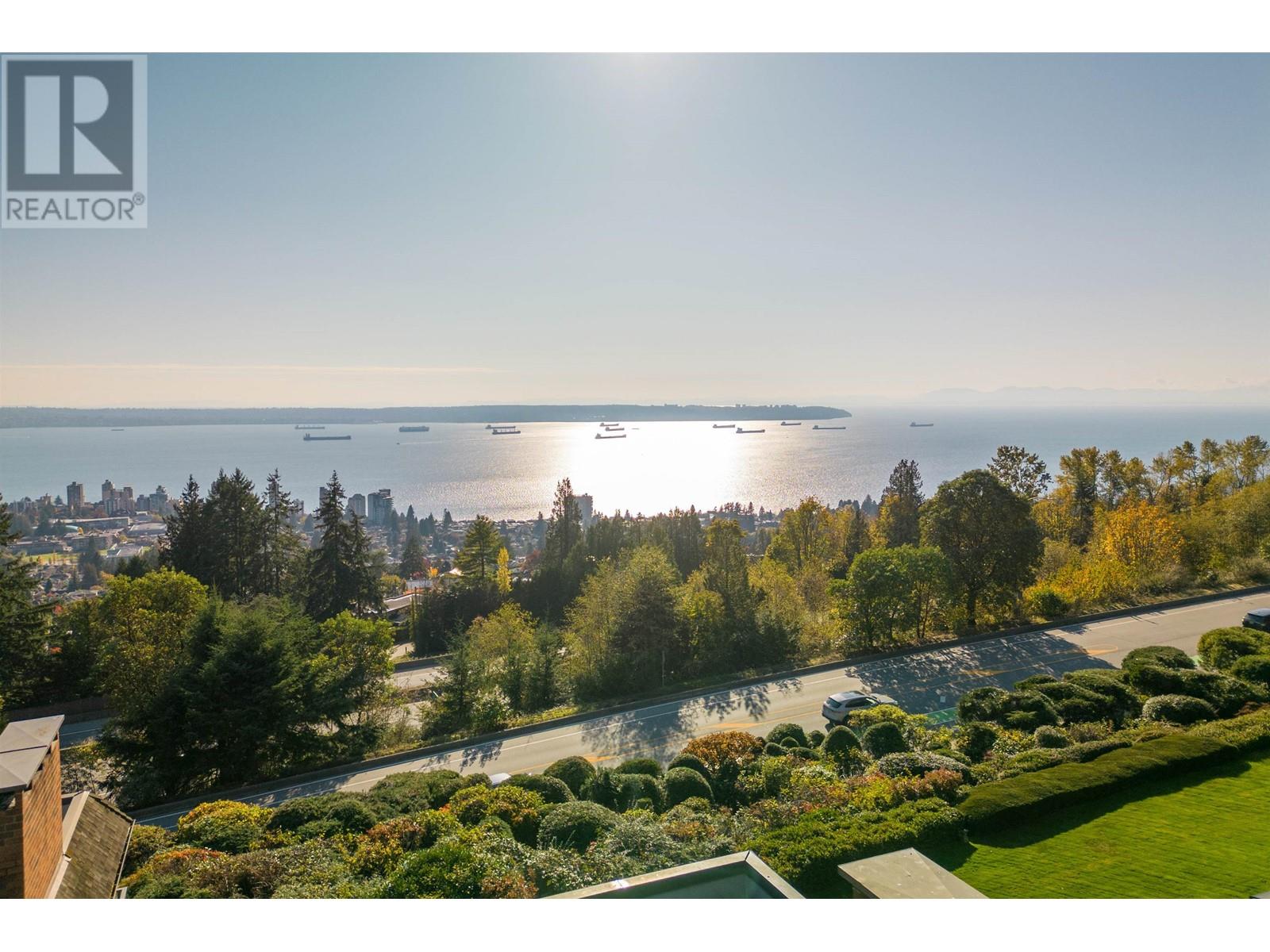 2 2206 Folkestone Way, West Vancouver, British Columbia  V7S 2X7 - Photo 35 - R2828472